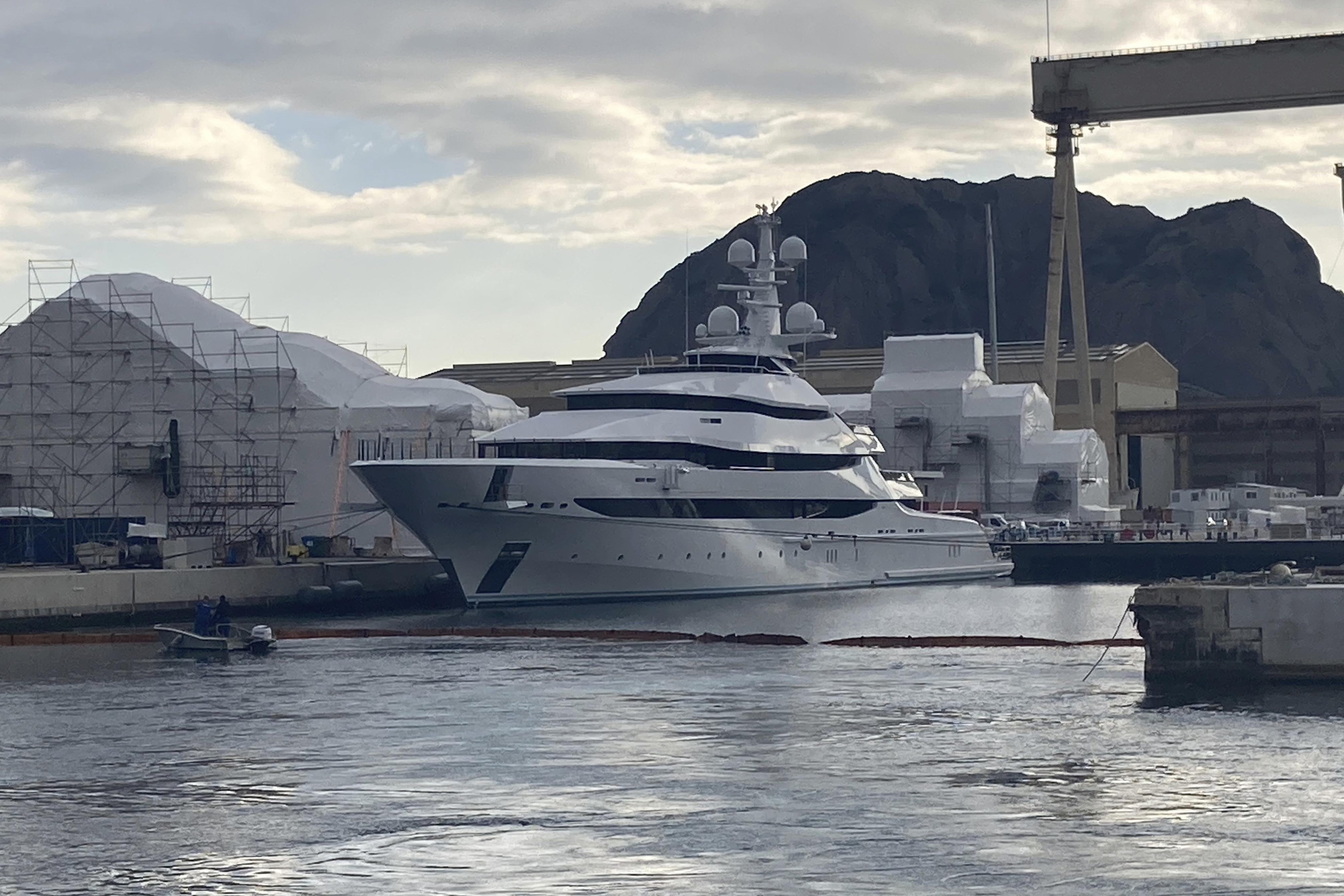 Yachts sail war-roiled seas - Vimarsana News