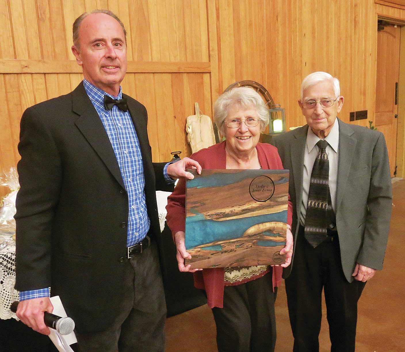 Gravette Chamber hosts 'Boots and Bowties' gala - Vimarsana News