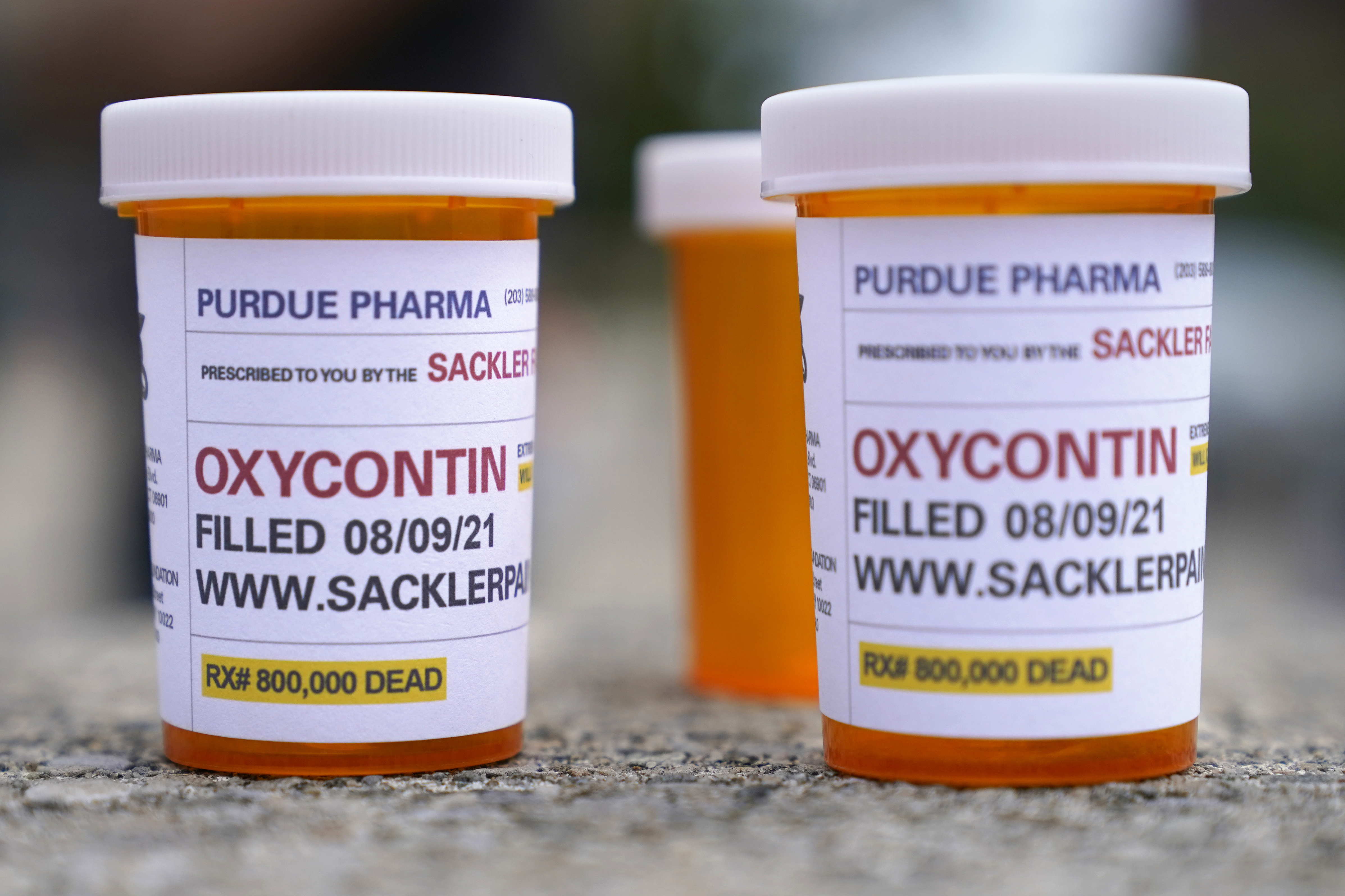 Judge clears settlement for opioid manufacturer - Vimarsana News