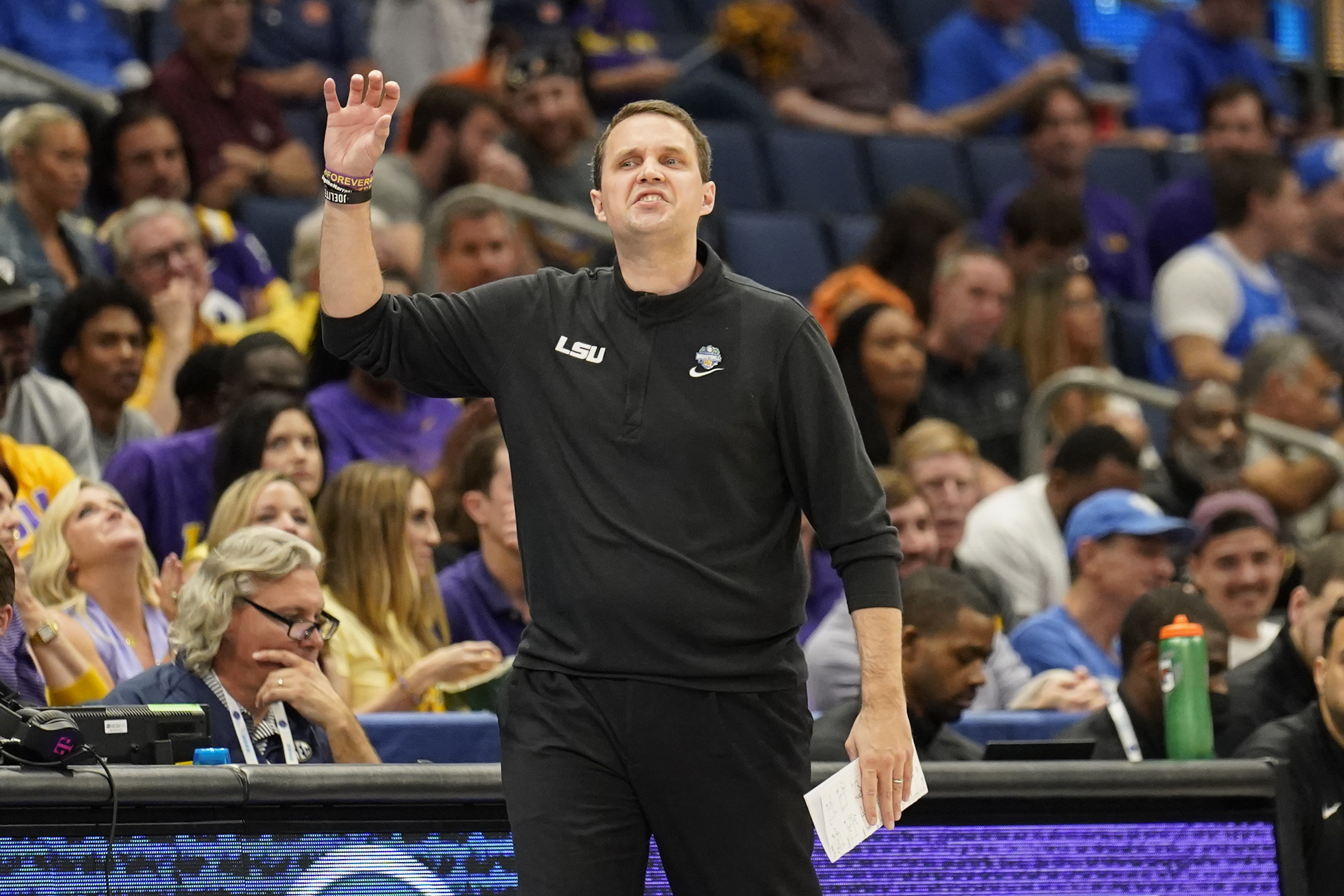 Wade out at LSU; school cites probe - Vimarsana News