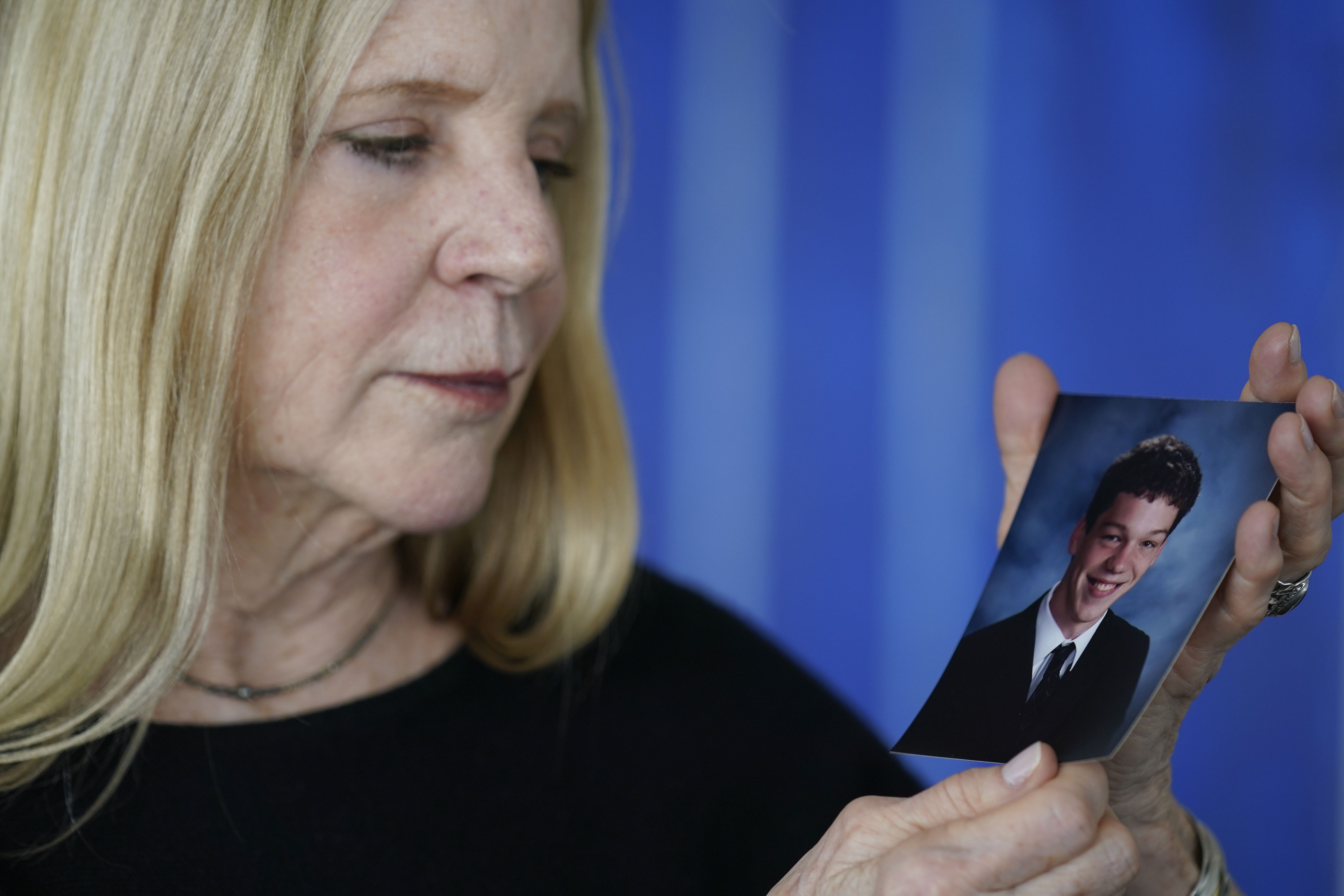 Facing Purdue owners brings pain, closure for opioid victims - Vimarsana News