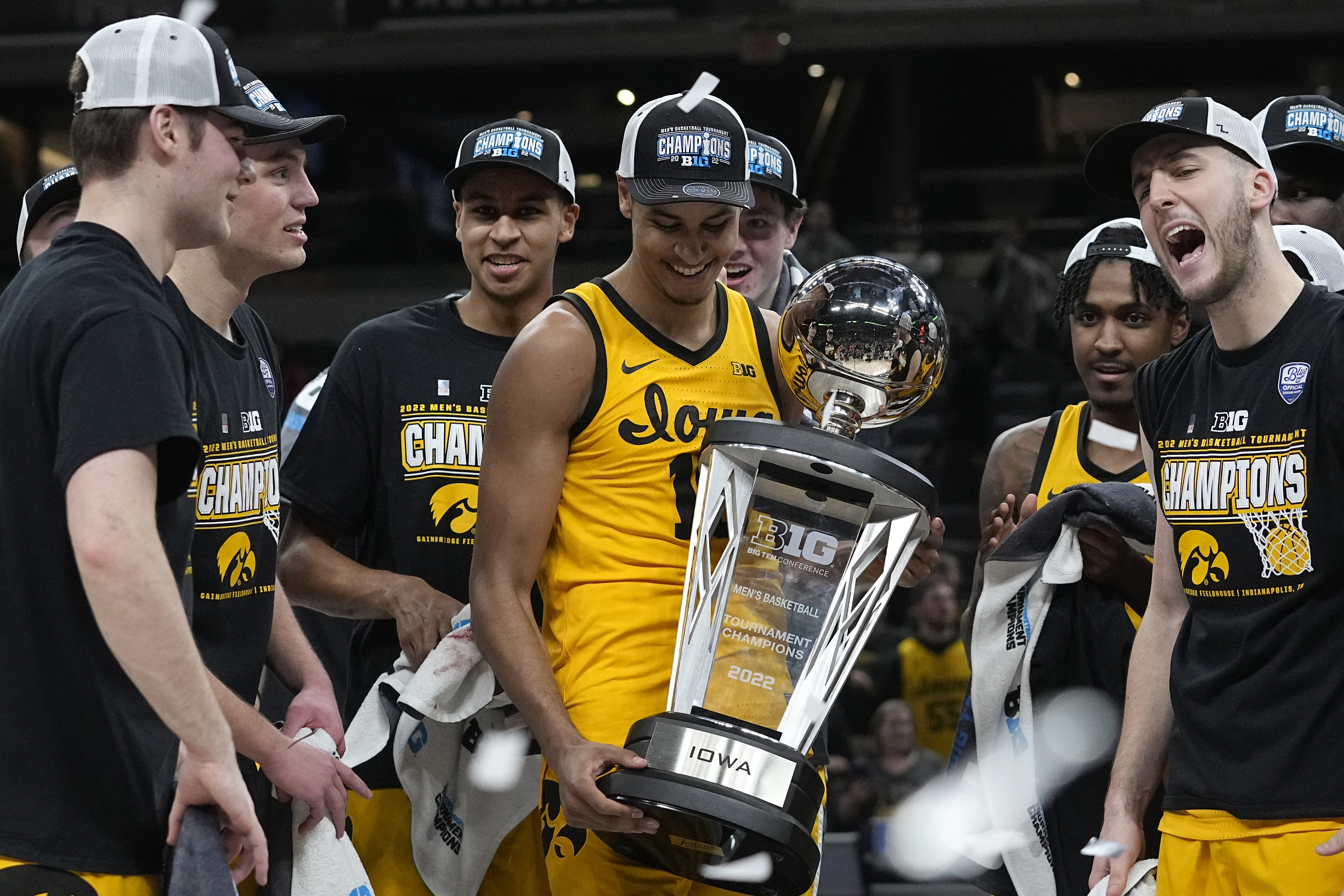 No. 24 Iowa closes out No. 9 Purdue, 75-66, for Big Ten title - Vimarsana News