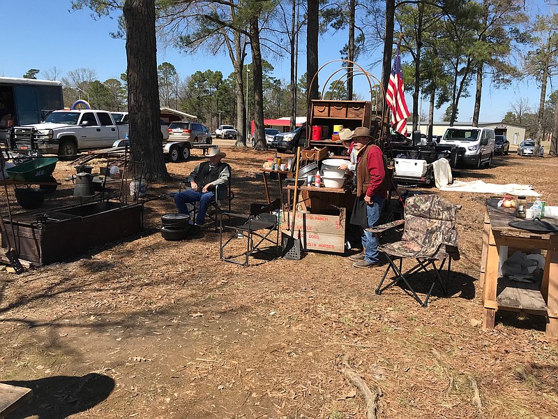The annual Wagons for Veterans fundraiser returned to the Four States Fairgrounds recently and raised more than $30,000.
The 2020 fundraiser was canceled because of the COVID-19 pandemic.
The fundraiser drew 14 chuck wagons and three cooking teams, not only from Texas and Arkansas, but also from Missouri and Oklahoma.