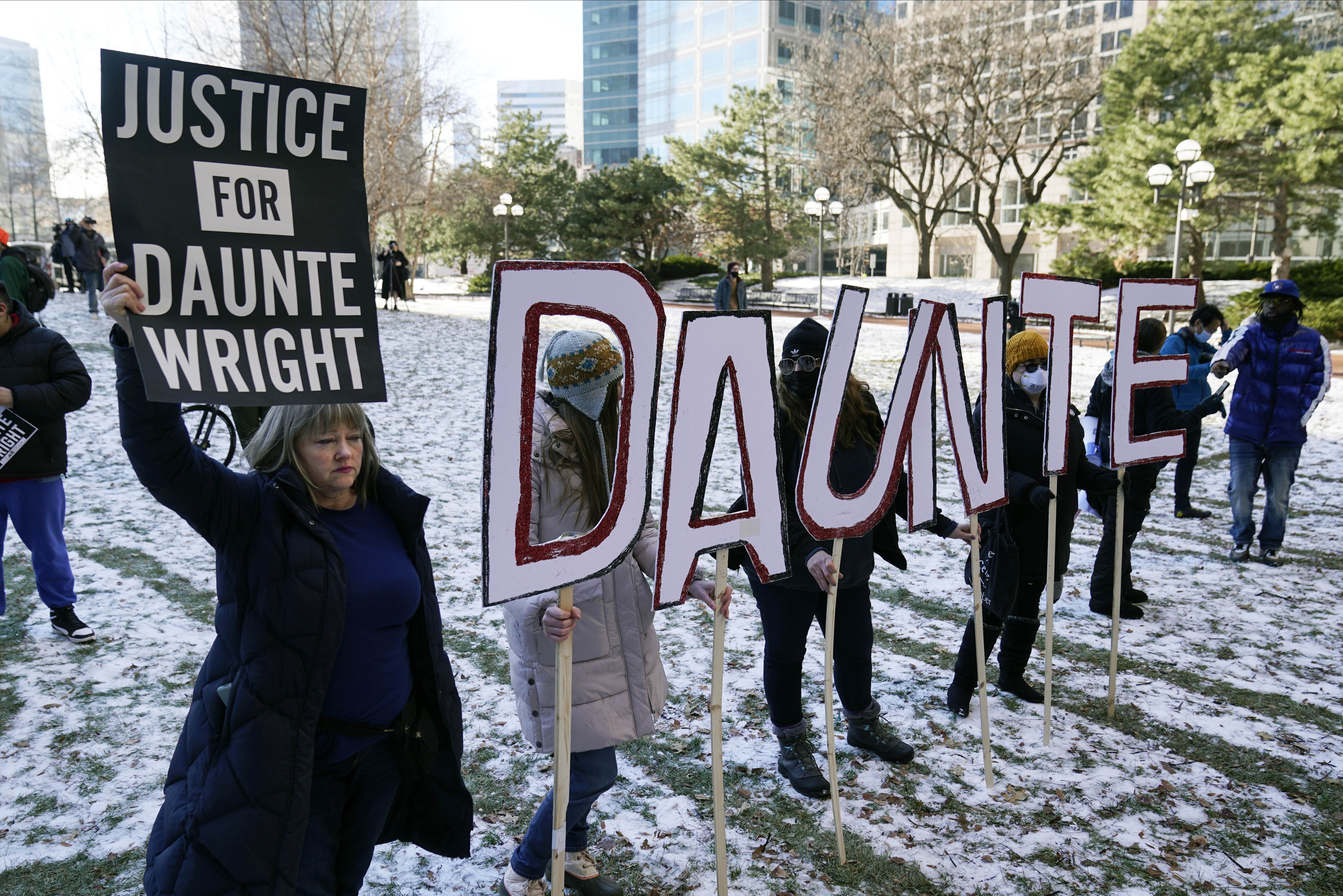 Poll: Many Black Americans doubtful on police reform - Vimarsana News