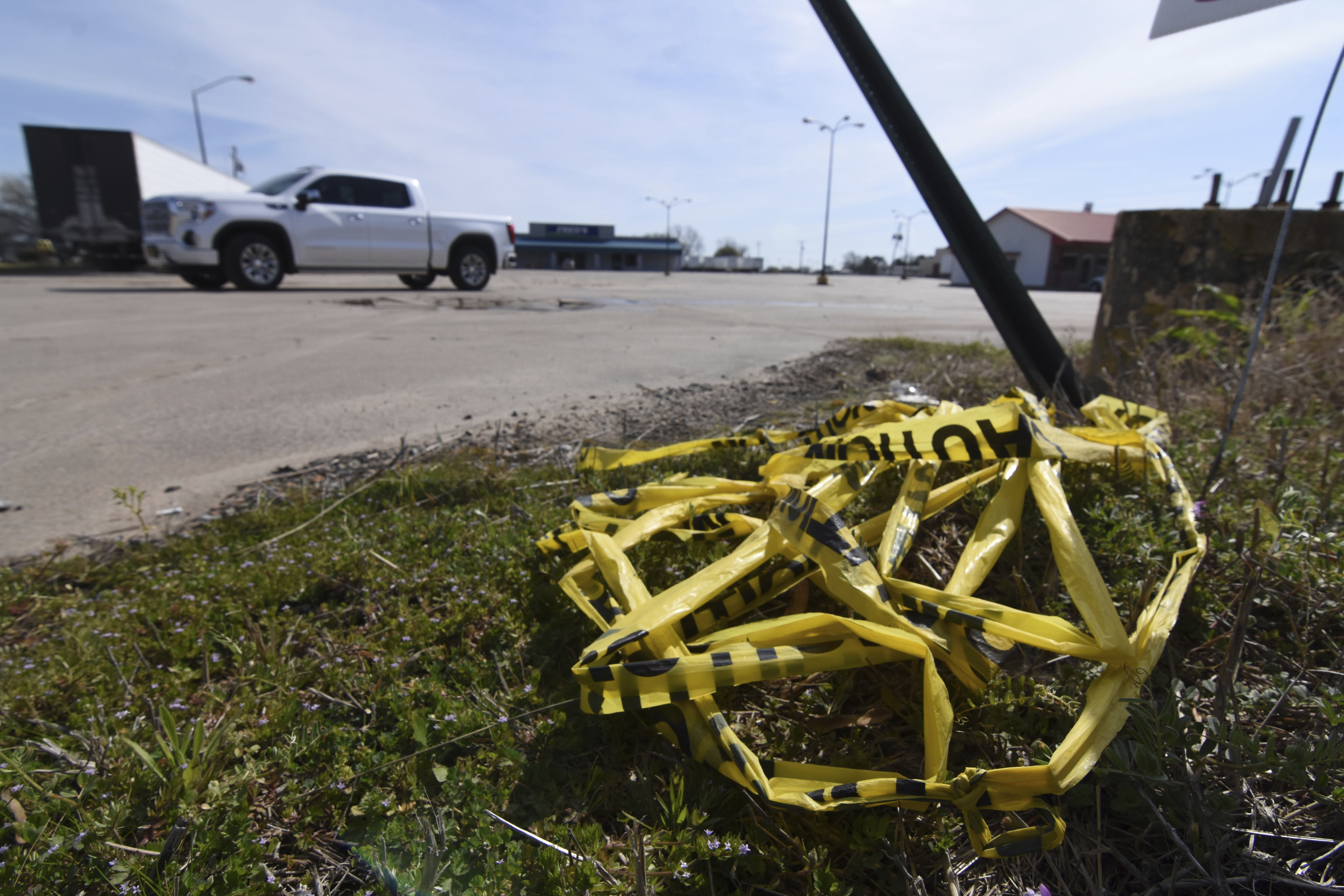 Dumas shooting leaves man dead - Vimarsana News
