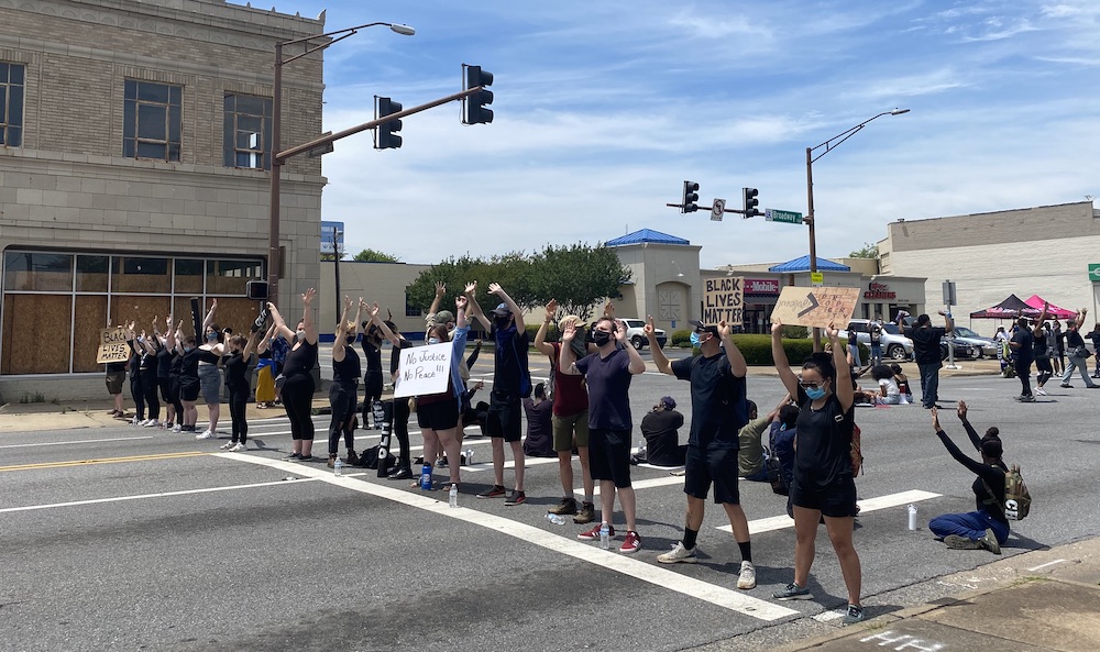 Conviction vacated for man who helped block traffic in 2020 Little Rock racial-justice protest - Vimarsana News