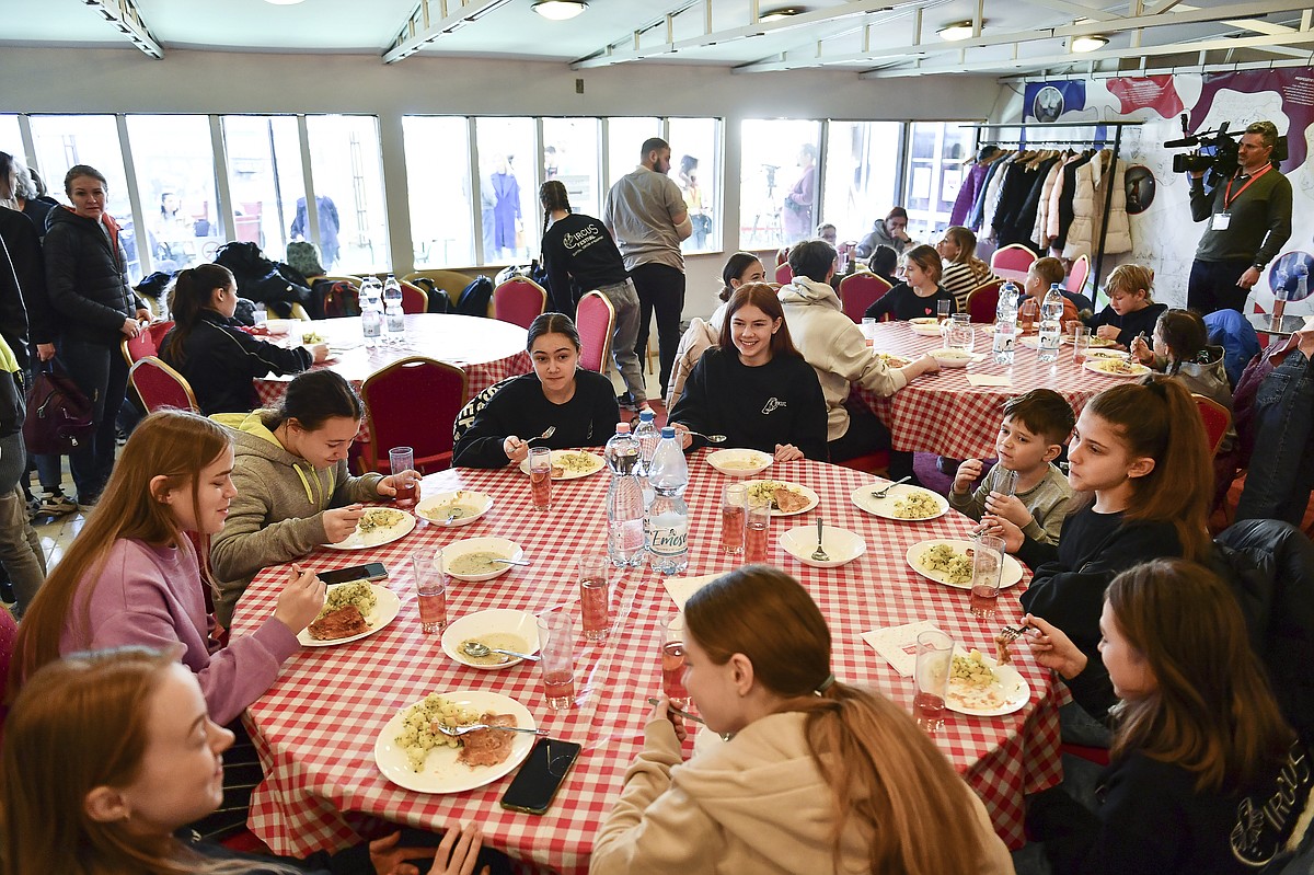 Fleeing circus students find home in Hungary