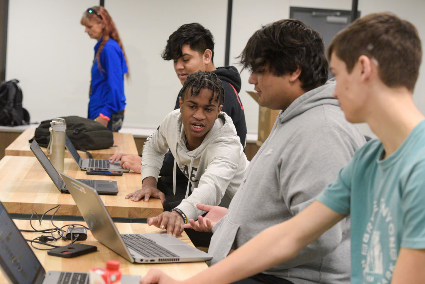 Fort Smith's Peak Innovation Center opens to students in the River Valley - Vimarsana News
