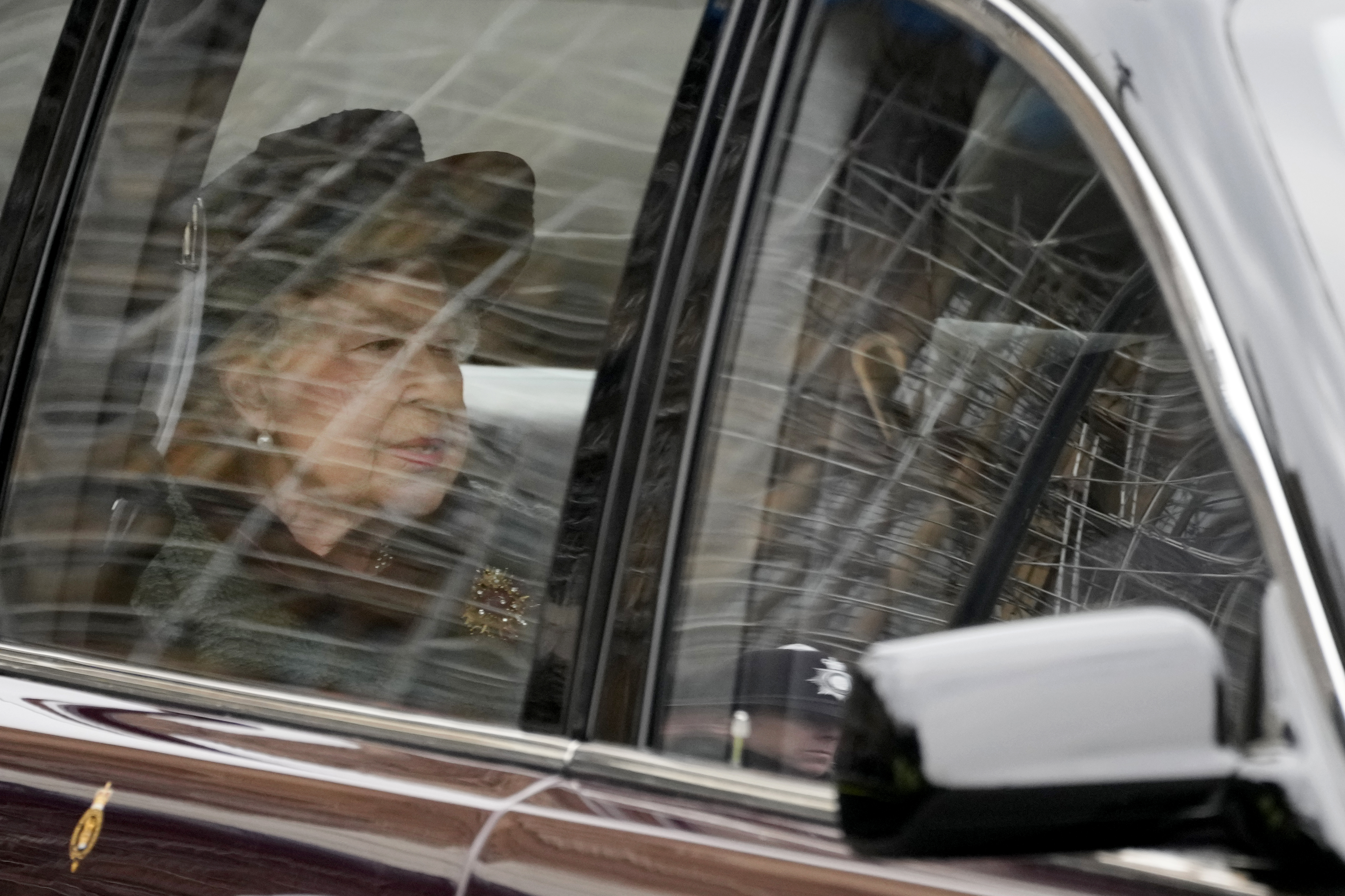 U.K. Queen shrugs off health issues, attends Philip service - Vimarsana News