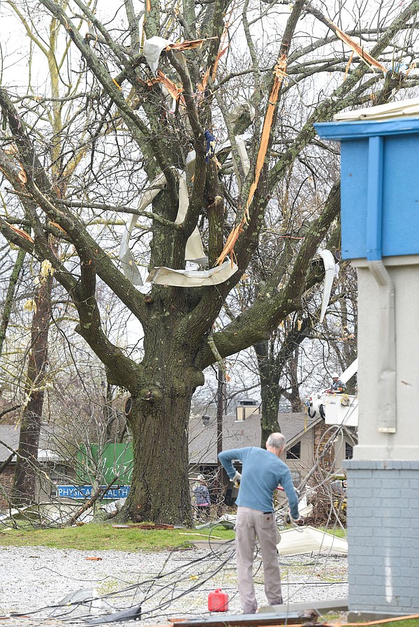 Fort Smith holds storm debris cleanup for residents - Vimarsana News