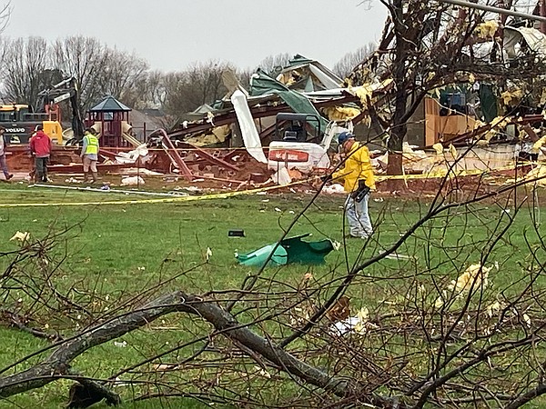 Seven hurt in Arkansas tornado as storms move into Deep South 