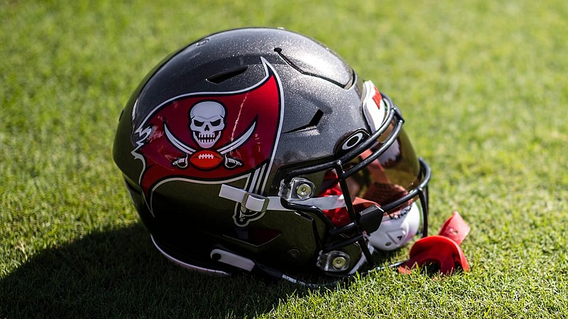 Bruce Arians retires as Bucs' coach, Todd Bowles promoted to top