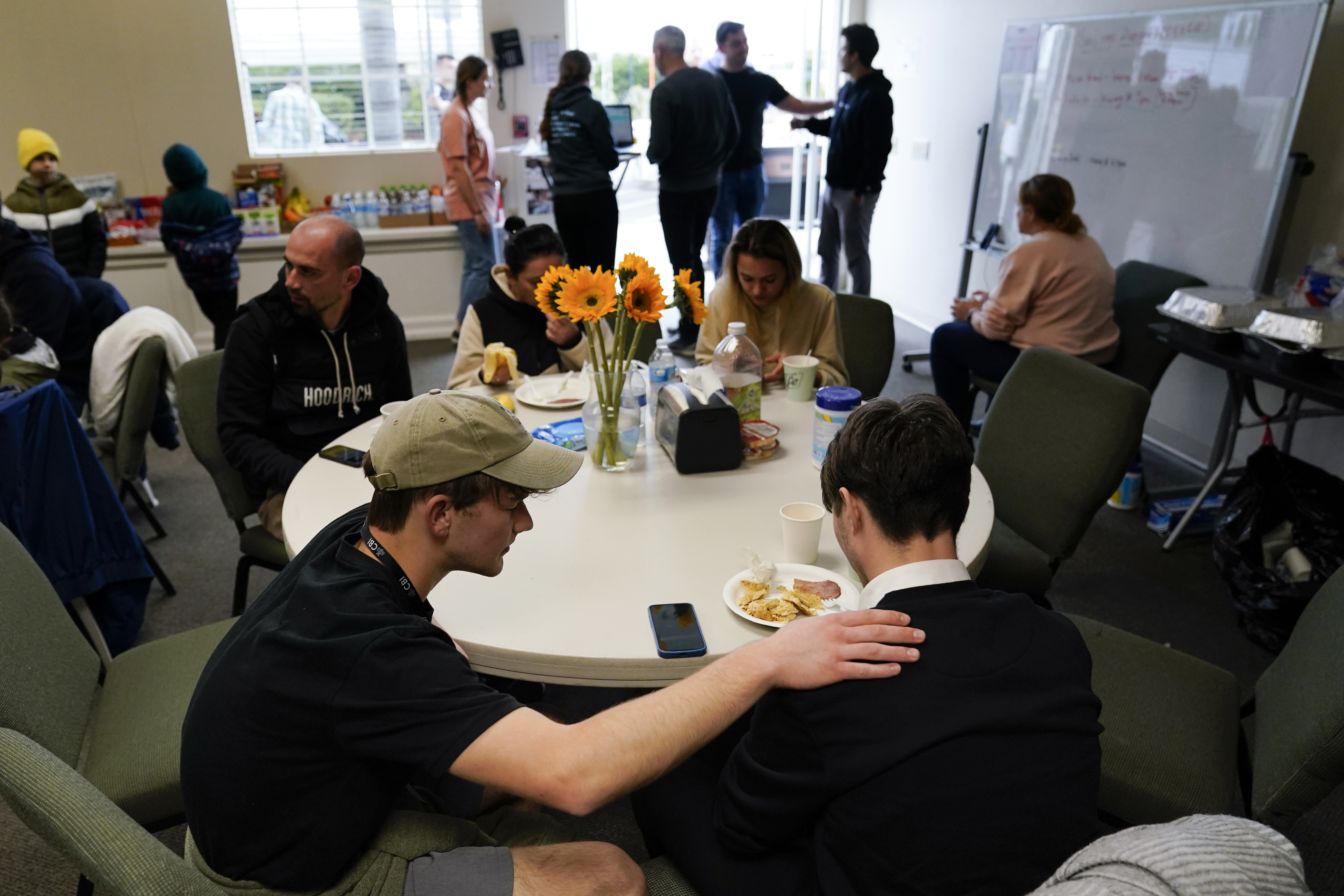 Across U.S., faith groups mobilize to aid Ukrainian refugees - Vimarsana News