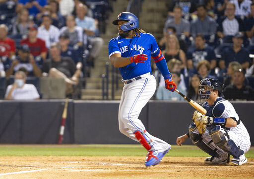 Blue Jays Lourdes Gurriel Jr. recovering from surgery to repair left wrist