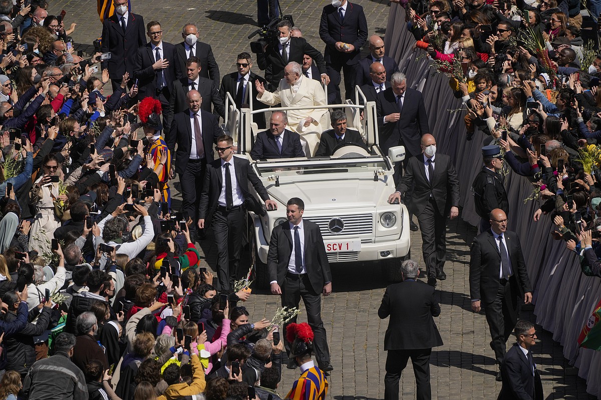 Pope Francis calls for an Easter truce in Ukraine | Jefferson City News ...