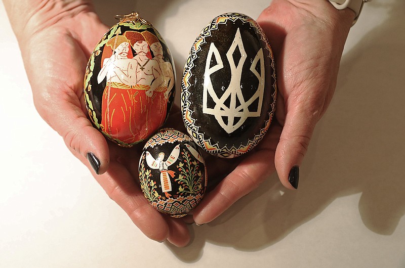 Artist Anna Chychula displays a collection of her Ukrainian pysanky eggs during a workshop at the Ukrainian National Museum on March 26, 2022, in Chicago. (John J. Kim/Chicago Tribune/TNS)