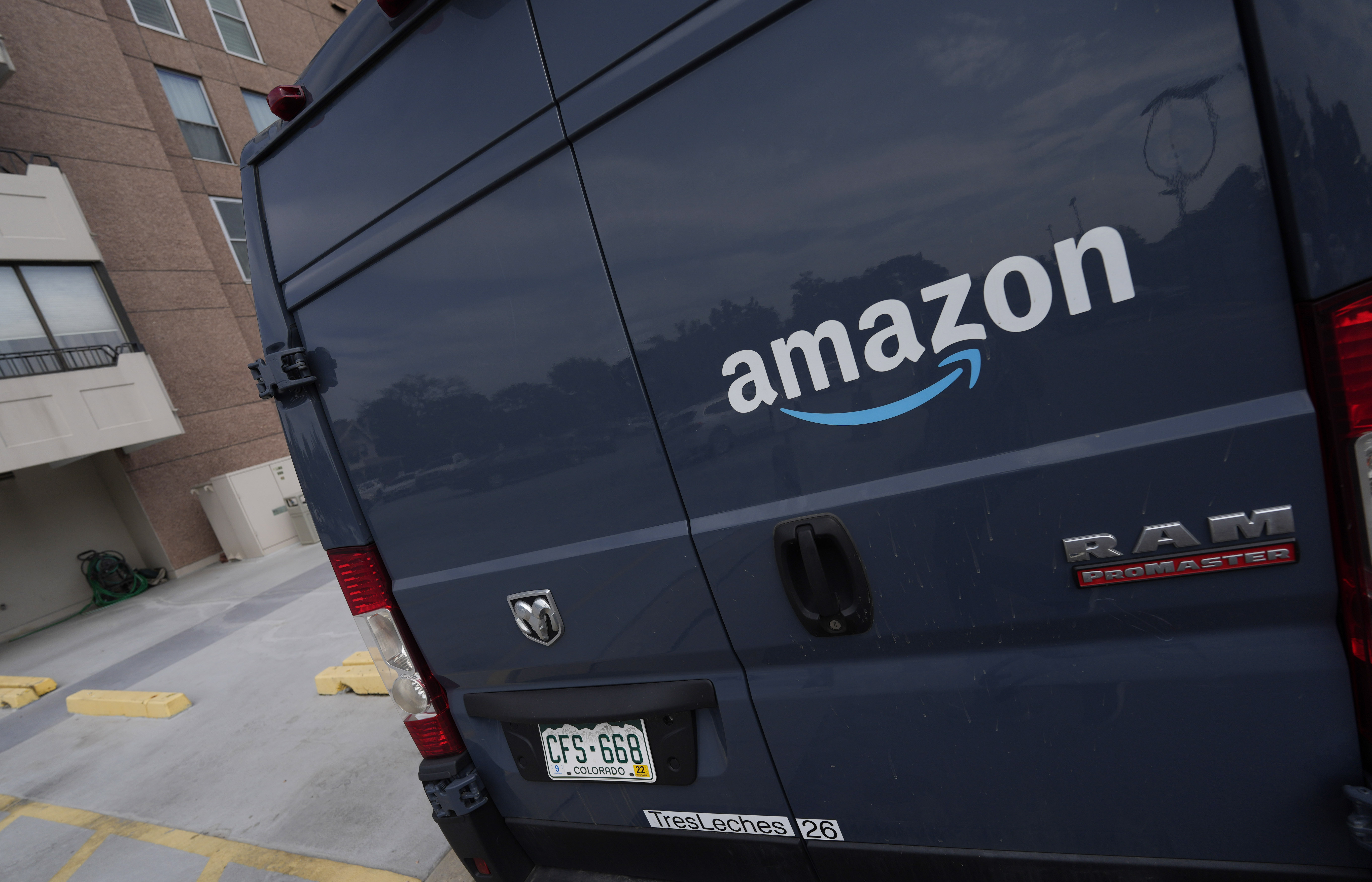 Amazon puts fuel, inflation cost on sellers - Vimarsana News