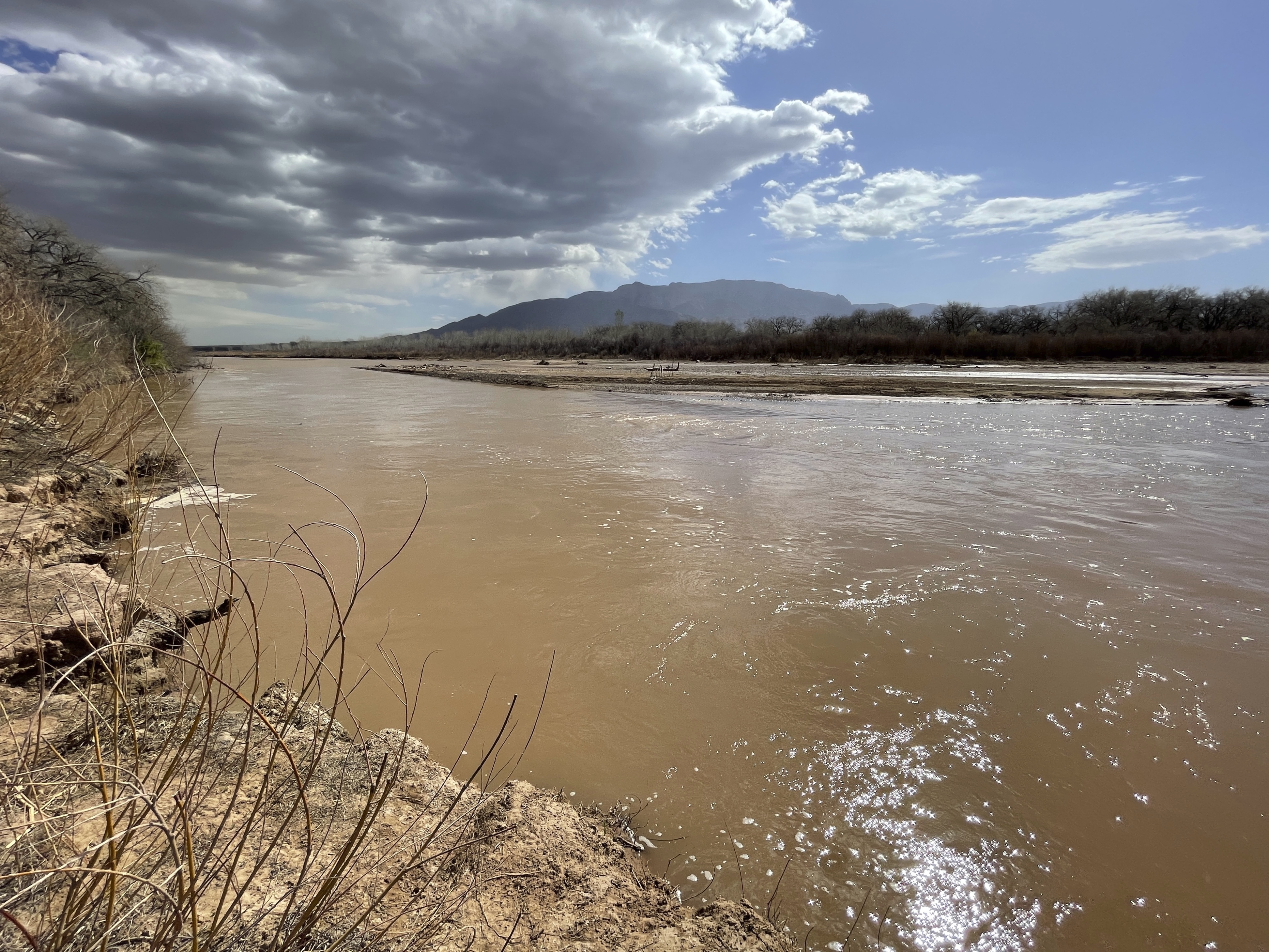 Expanding drought leaves western states scrambling for water supply - Vimarsana News