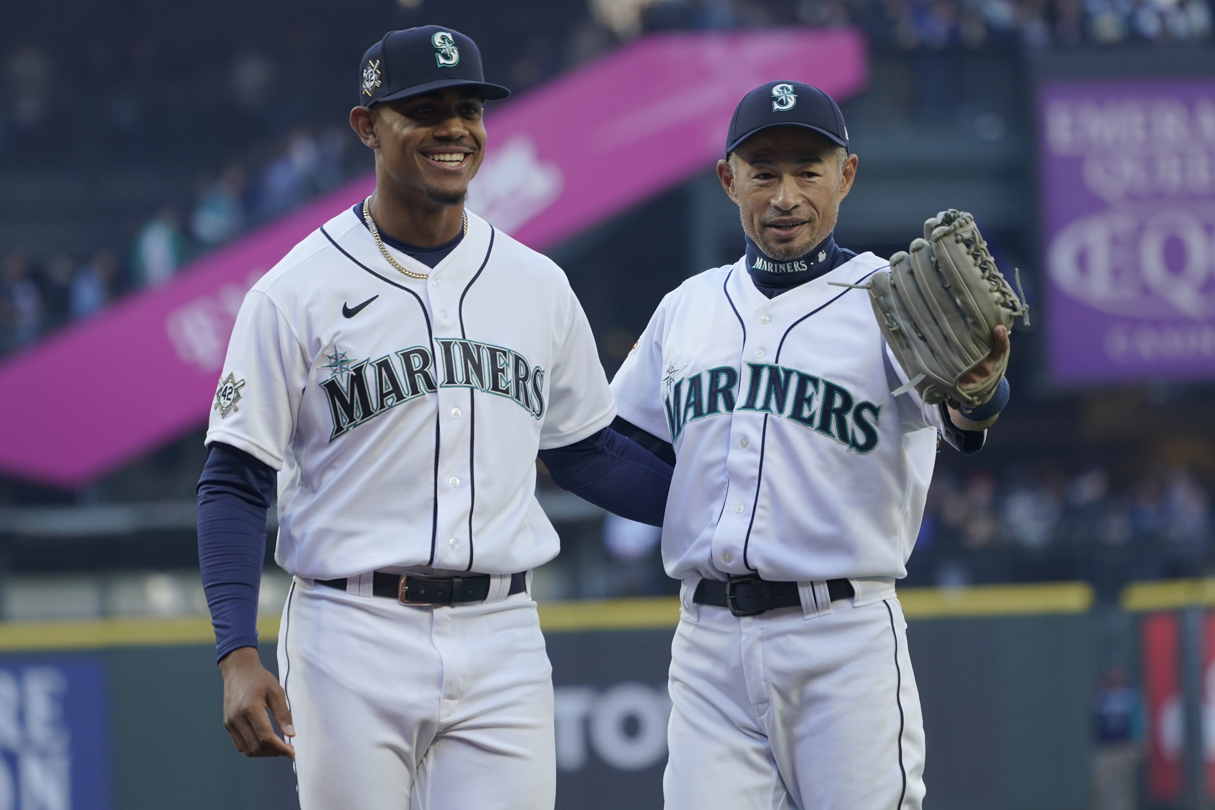 Frazier, Gonzales lead Mariners past Astros 11-1 in home opener