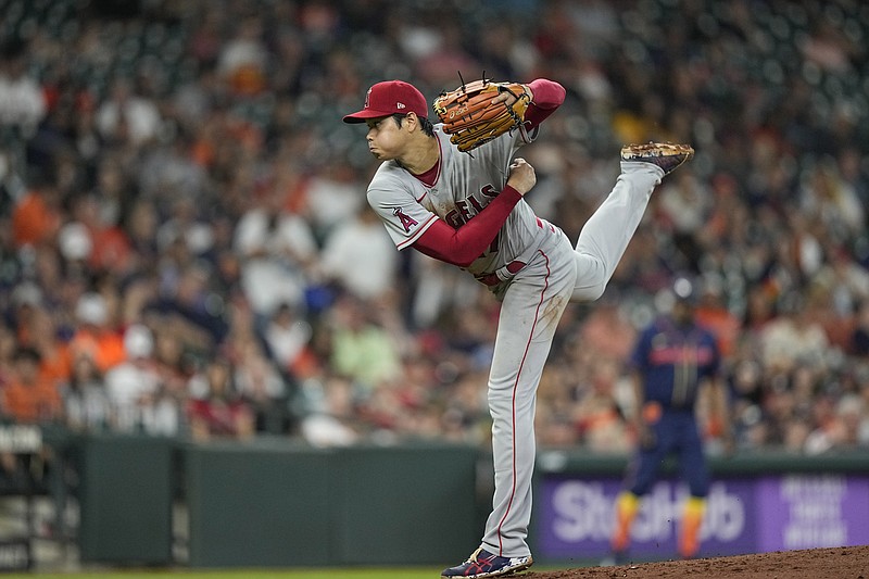 Astros first baseman Yuli Gurriel remains out for Angels opener