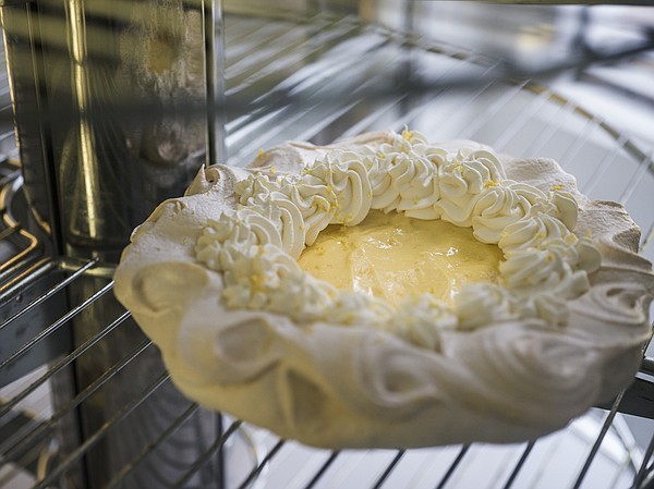 Make heavenly angel pie this spring with tips from Minneapolis bakers - Vimarsana News