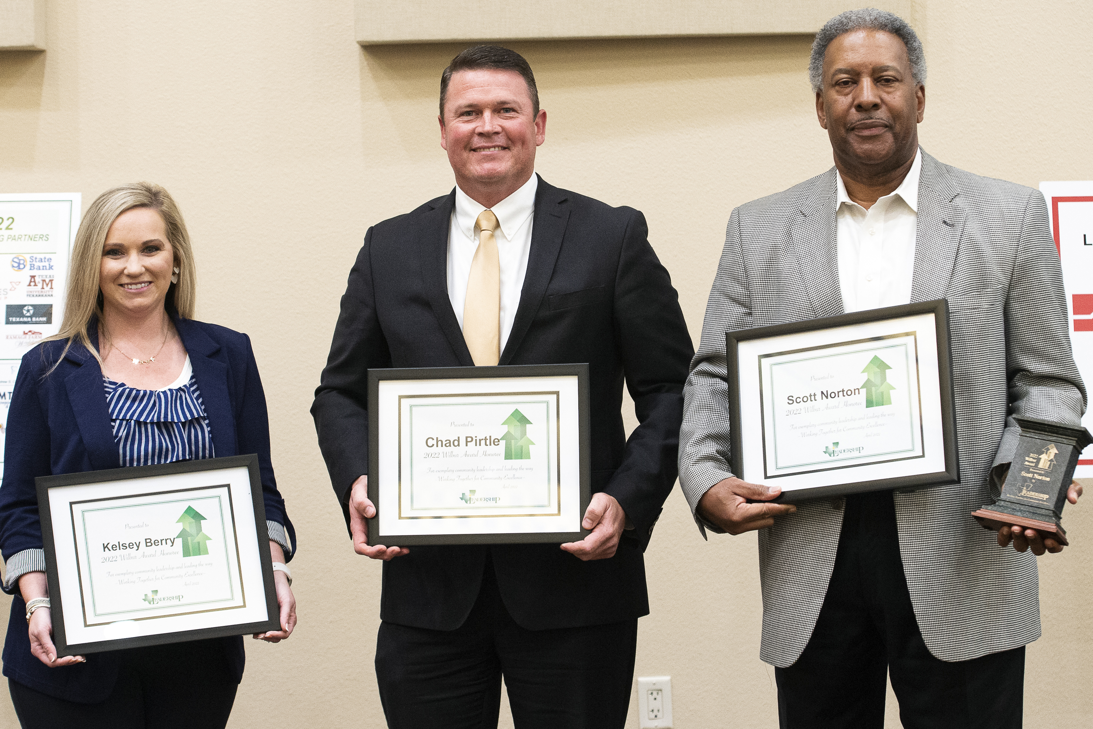 Leadership Texarkana honors locals with annual awards - Vimarsana News