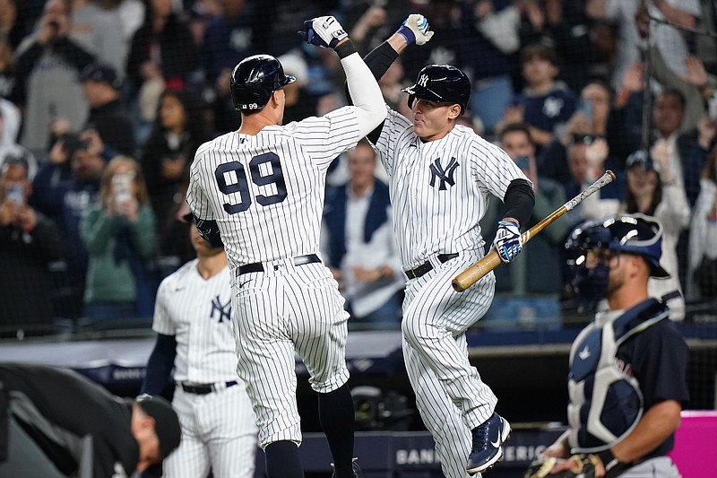 Aaron Judge homers twice in opener vs. Mariners