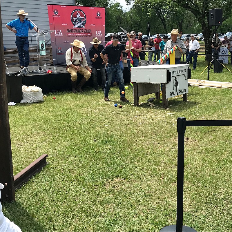 Giant Bowie knife will stand in Texas town with the same name