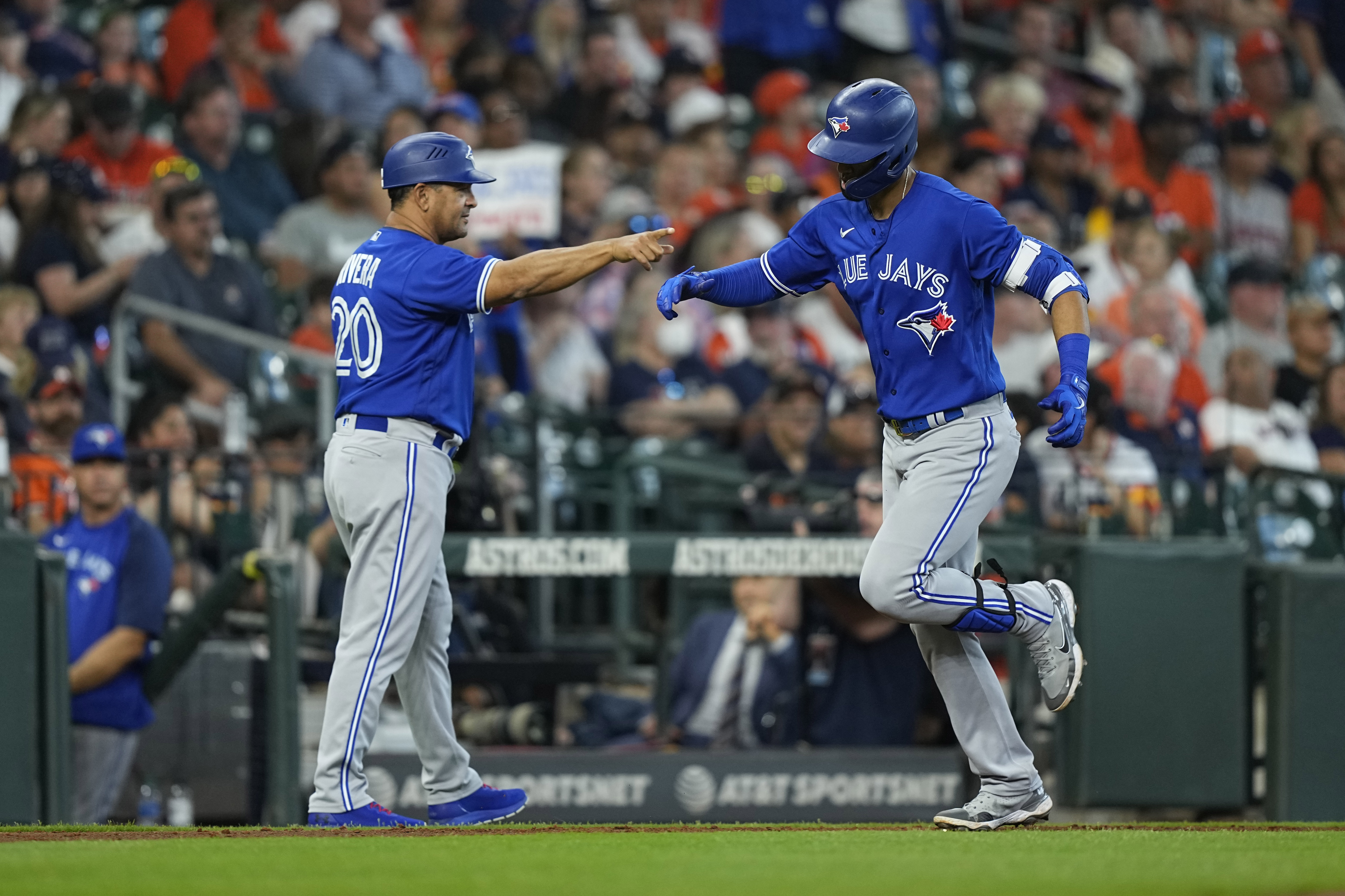 Peña's 2-run homer in 10th leads Astros over Blue Jays 8-7 - The San Diego  Union-Tribune