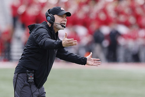 Big Ten's best defenses come out of spring in rebuild mode - Vimarsana News