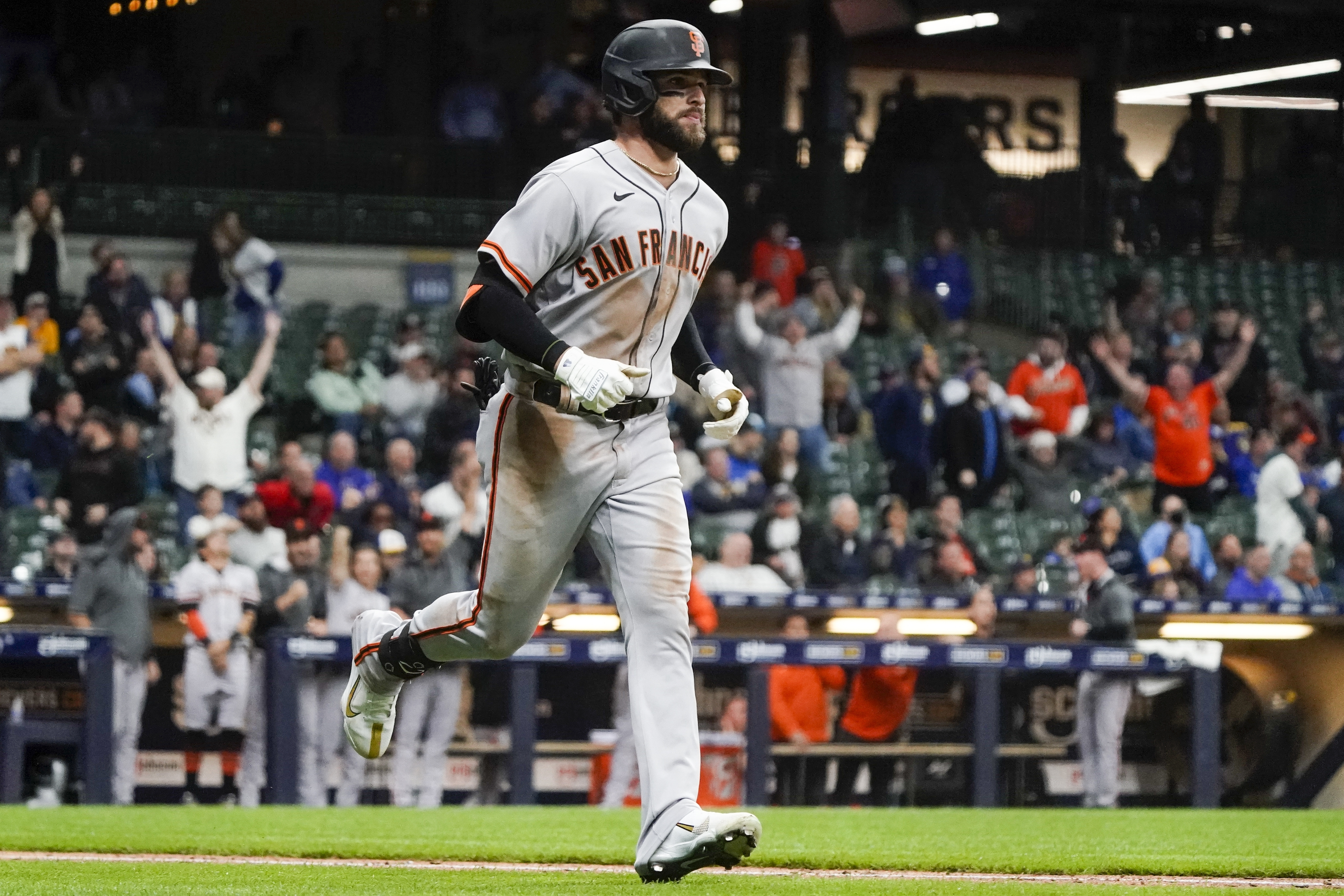 Pederson hits tying homer in 8th, draws winning walk for the Giants in the  9th