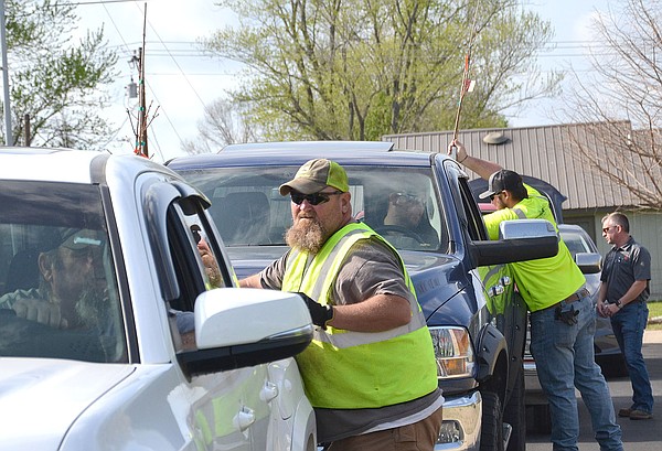 Free trees aimed at increasing shade canopy in Pea Ridge - Vimarsana News
