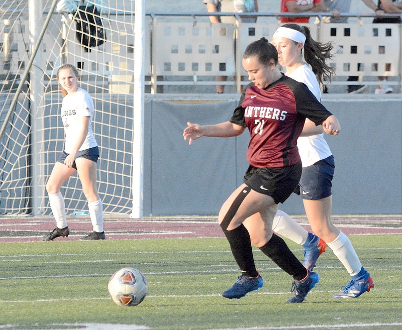 Graham Thomas/Siloam Sunday
Siloam Springs junior Clara Church possesses the ball against Greenwood on Tuesday inside Panther Stadium. The Lady Panthers defeated the Lady Bulldogs 5-0.