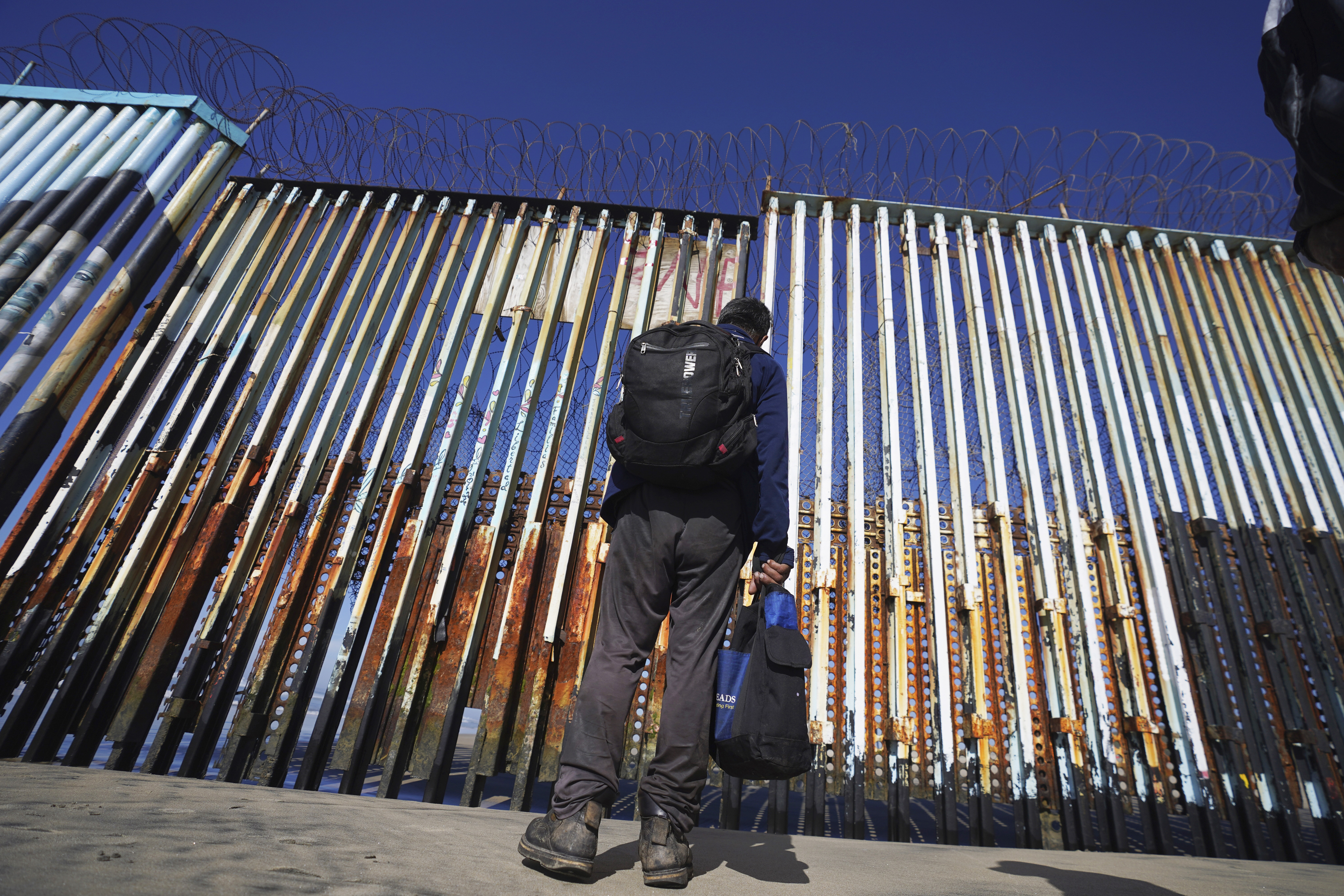 U.S. judge pauses phaseout of asylum restrictions - Vimarsana News