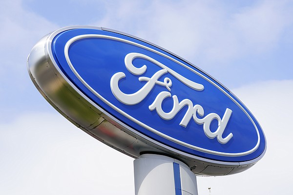 Ford recalls Explorer SUVs that can roll away while in park - Vimarsana News