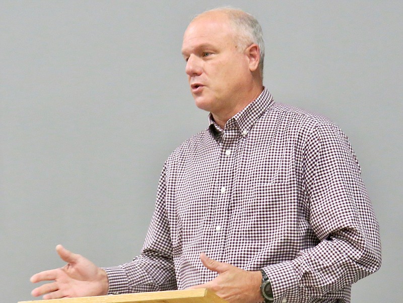 Senator Jim Hendren talks about state budget matters in a political forum at the Friday, Oct. 16, meeting of the Gravette Kiwanis Club. (Westside Eagle Observer/SUSAN HOLLAND)