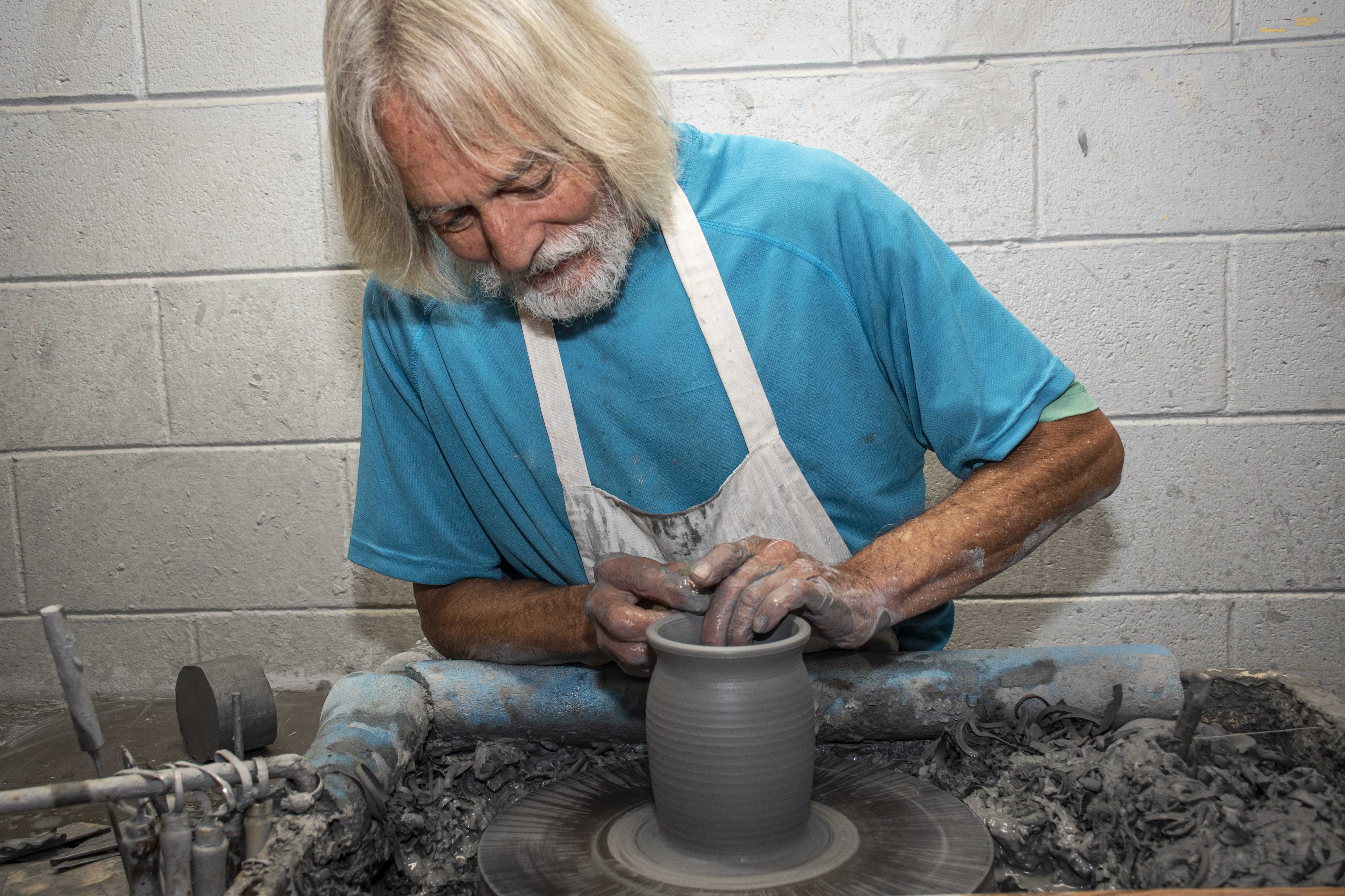 Glaze of glory: Arkansas Arts Council throws Living Treasure title onto James 'Kimbo' Dryden - Vimarsana News