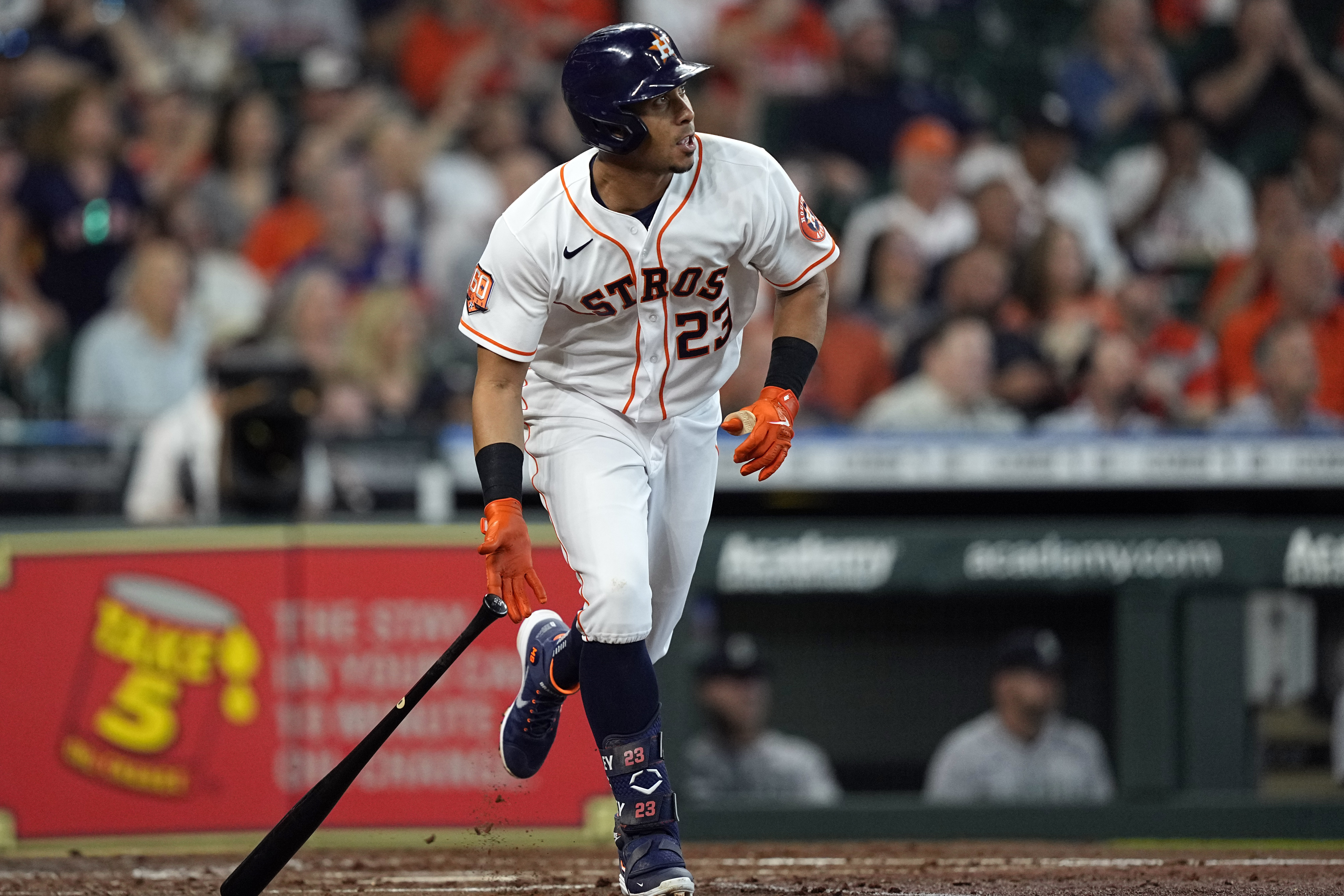 Dusty Baker gets 2,000th win as Astros down Mariners 4-0