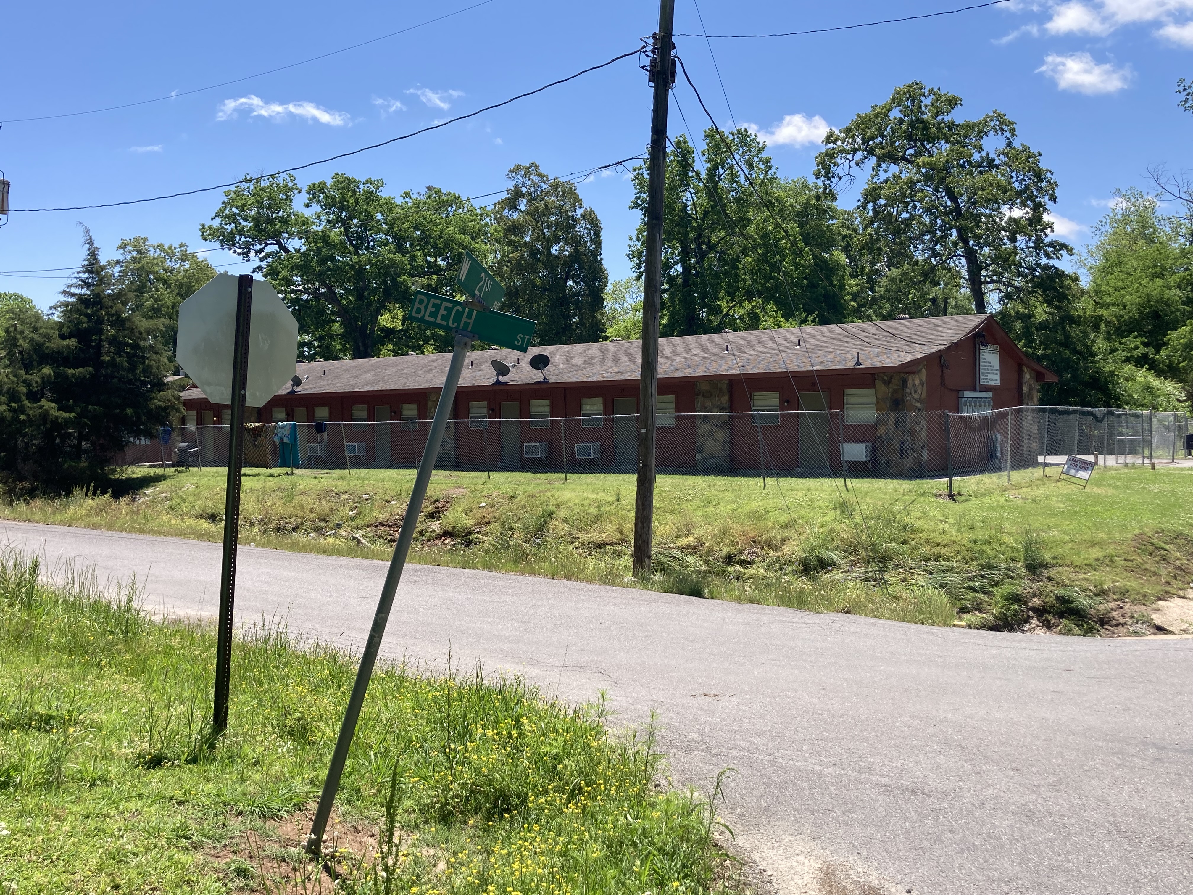 Man found fatally shot at apartment complex
