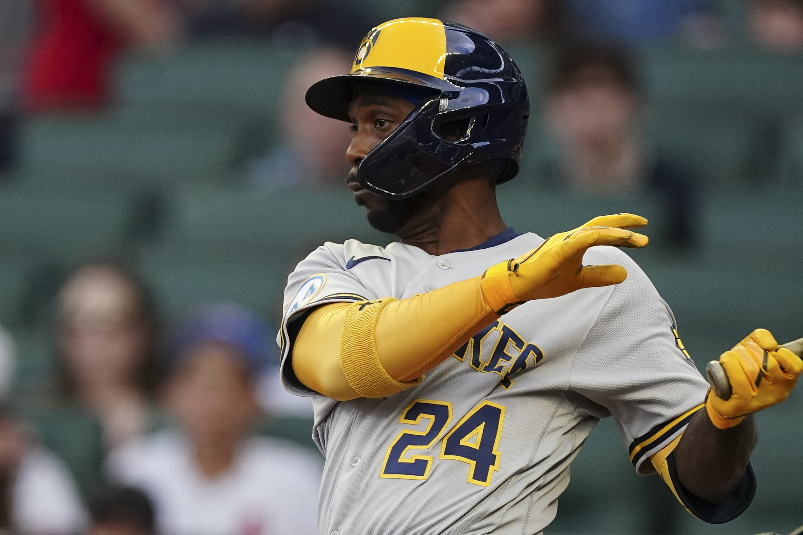 Brewers top Twins 6-3, as McCutchen, Adames hit 2-run homers