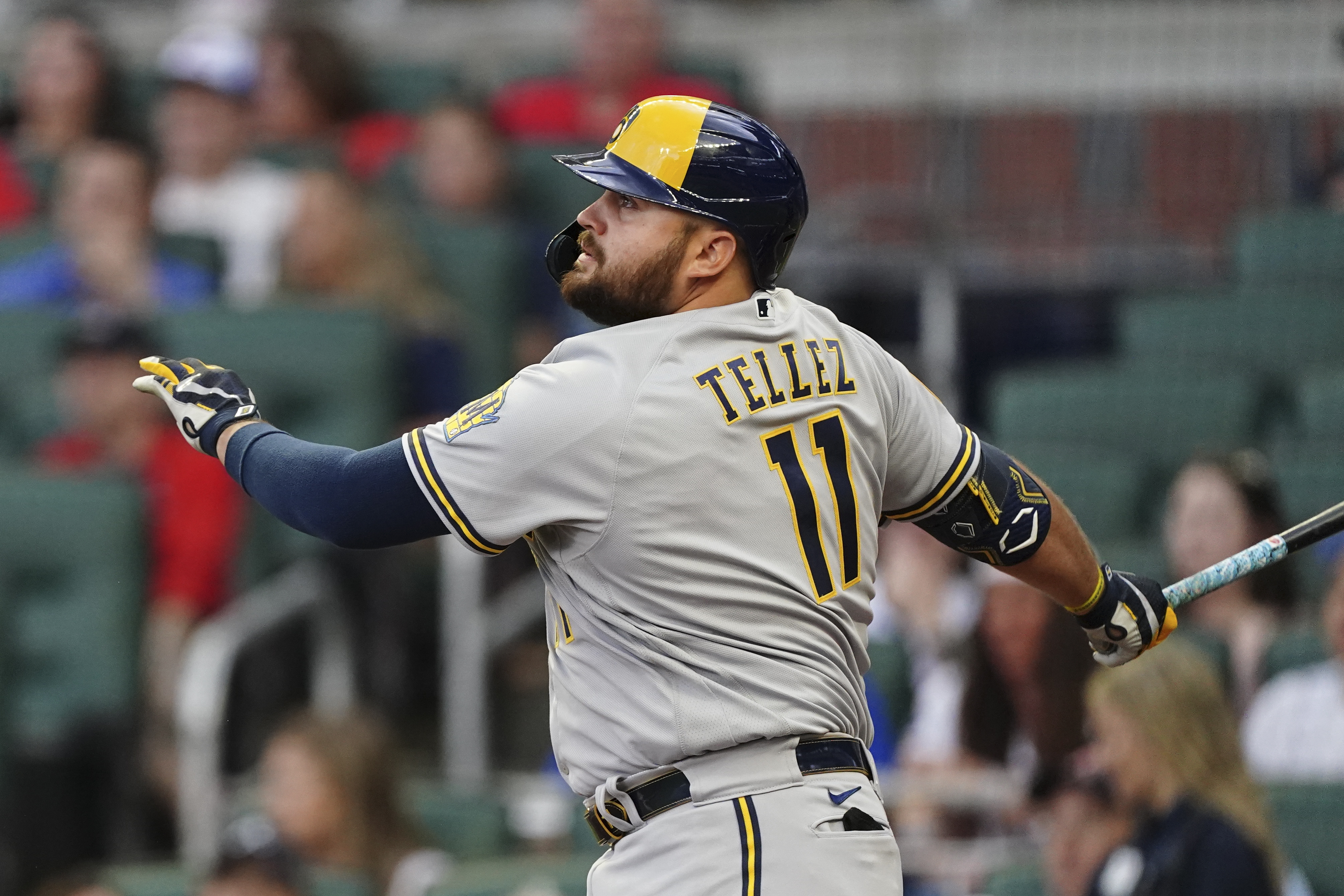 Tellez homers twice to help Brewers beat White Sox 6-1