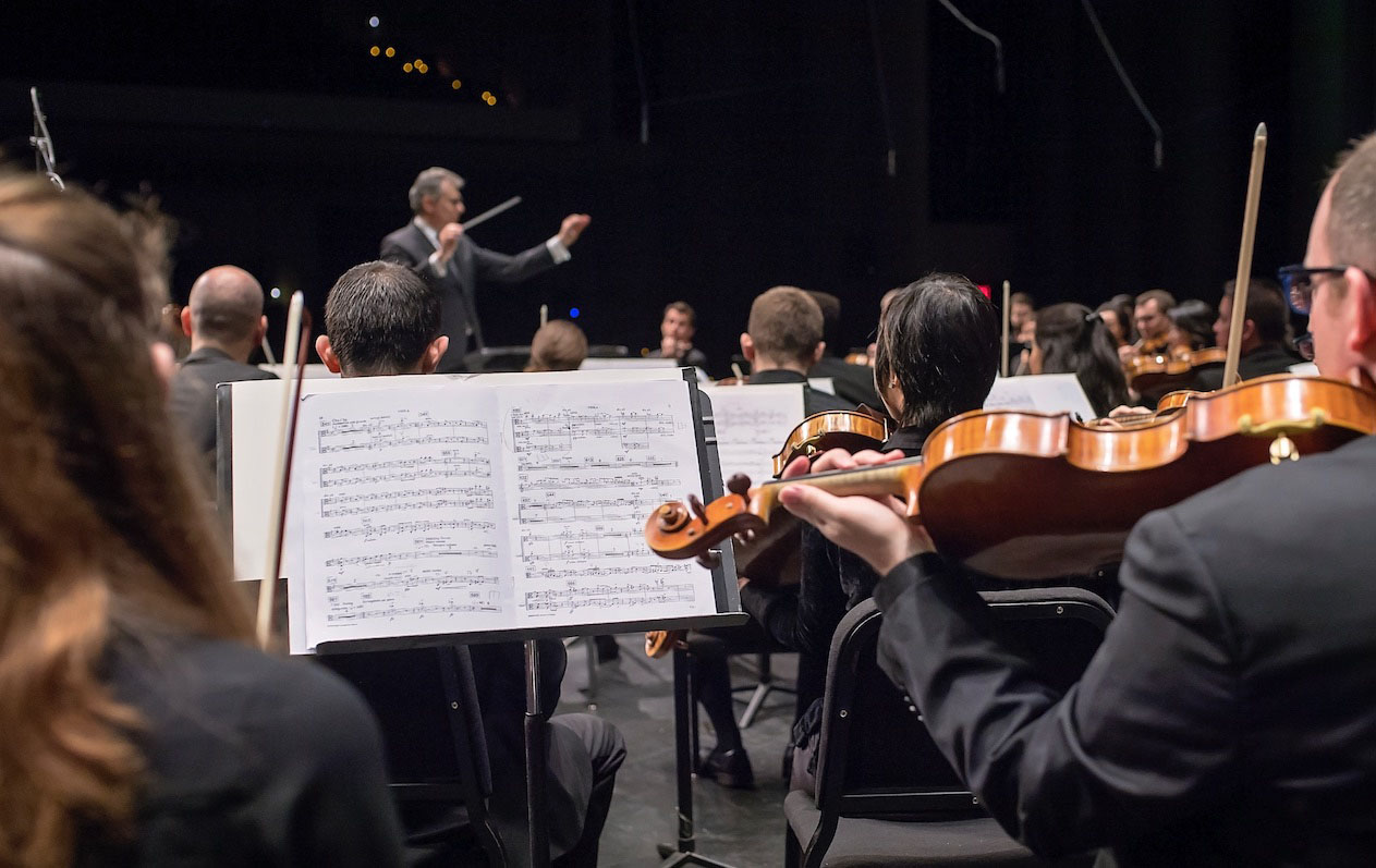 Four Minutes, Four Questions: AFO conductor Corrado Rovaris - Vimarsana News