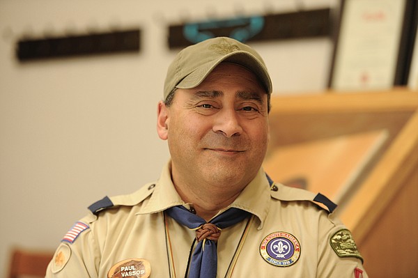 Pack leader teaches scouts to give back to community - Vimarsana News