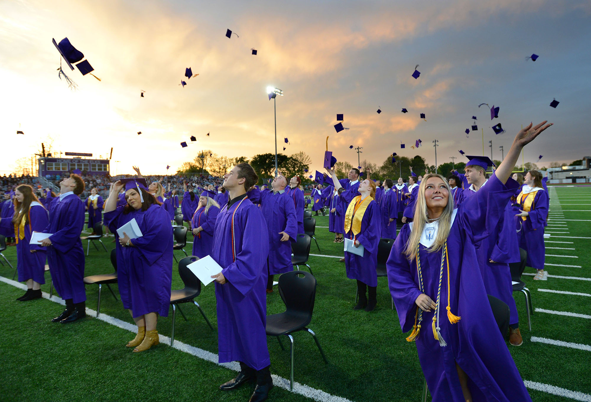 Graduations returning to normal in Northwest Arkansas, River Valley - Vimarsana News