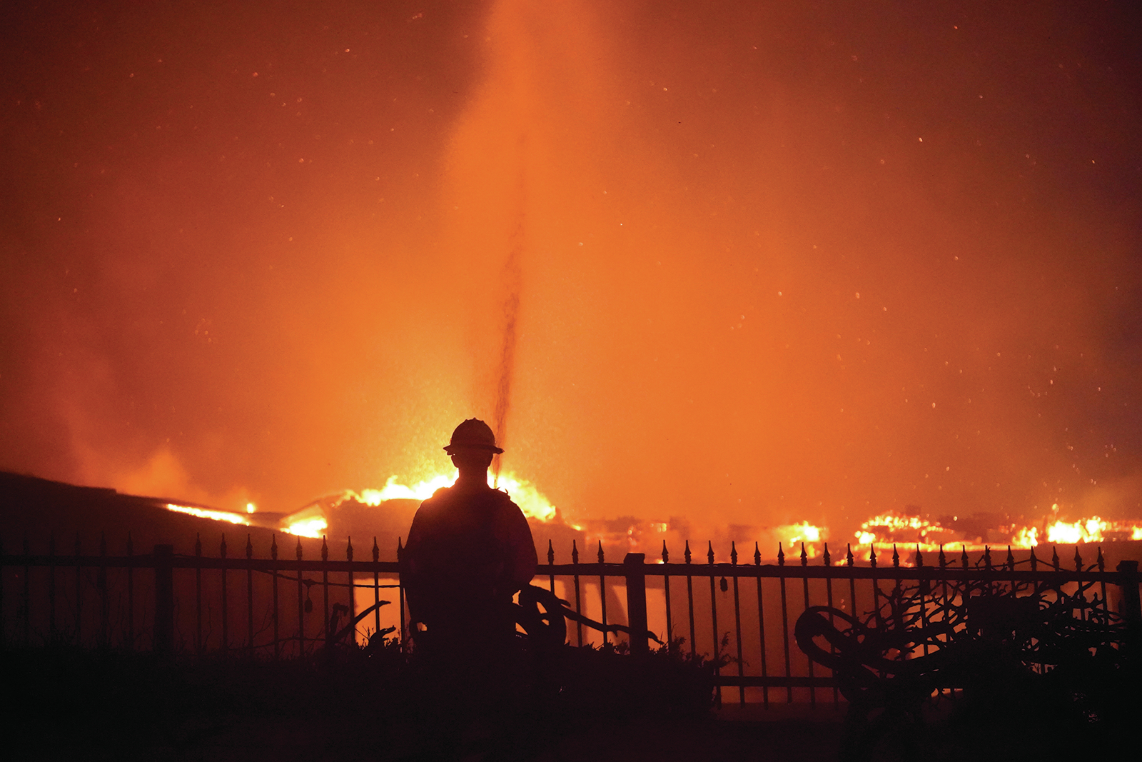 'Like an inferno:' U.S. West burning at furious pace so far in 2022 - Vimarsana News