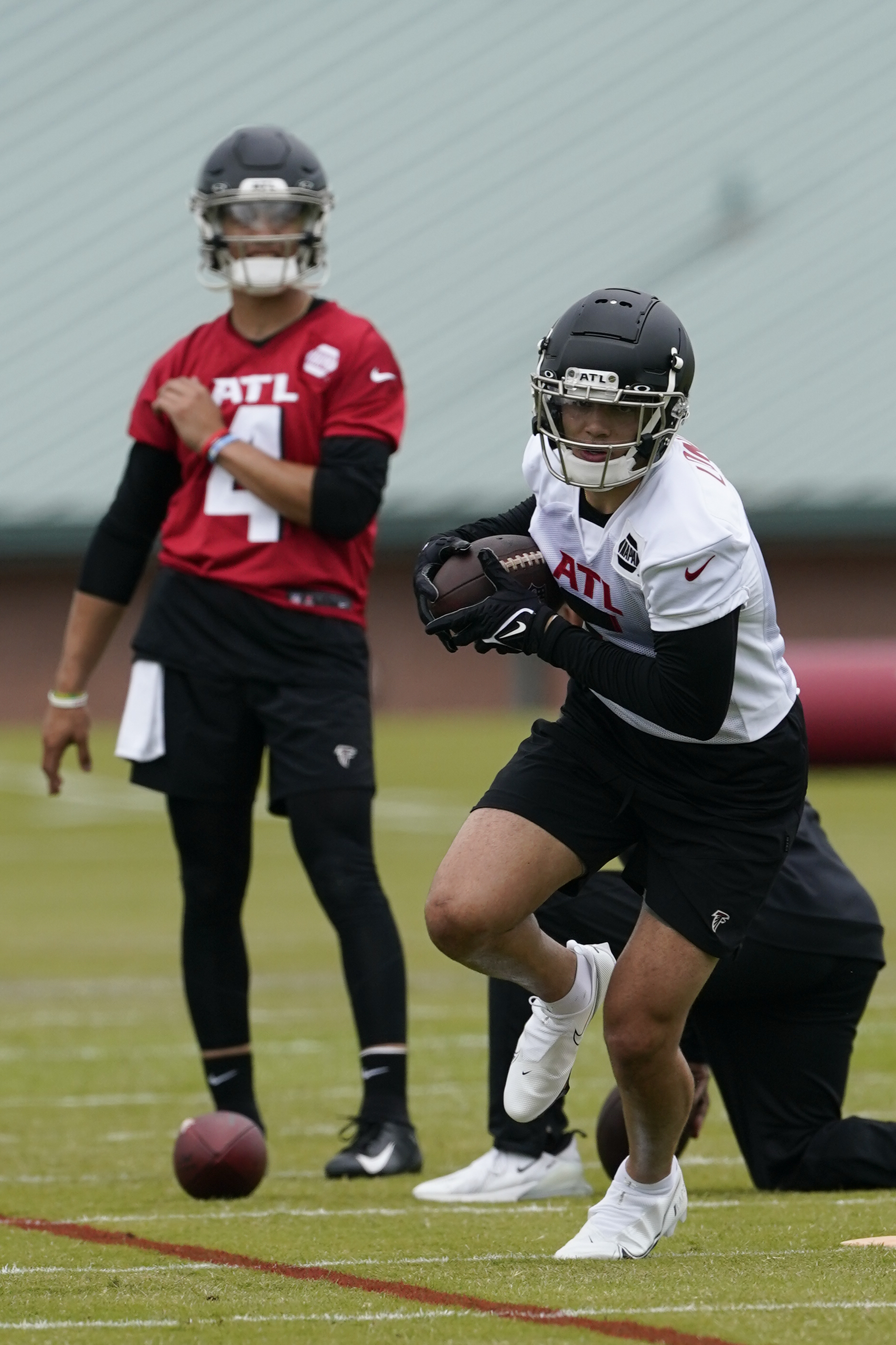 Falcons quarterback Desmond Ridder early to rise — and lead — at rookie  camp 