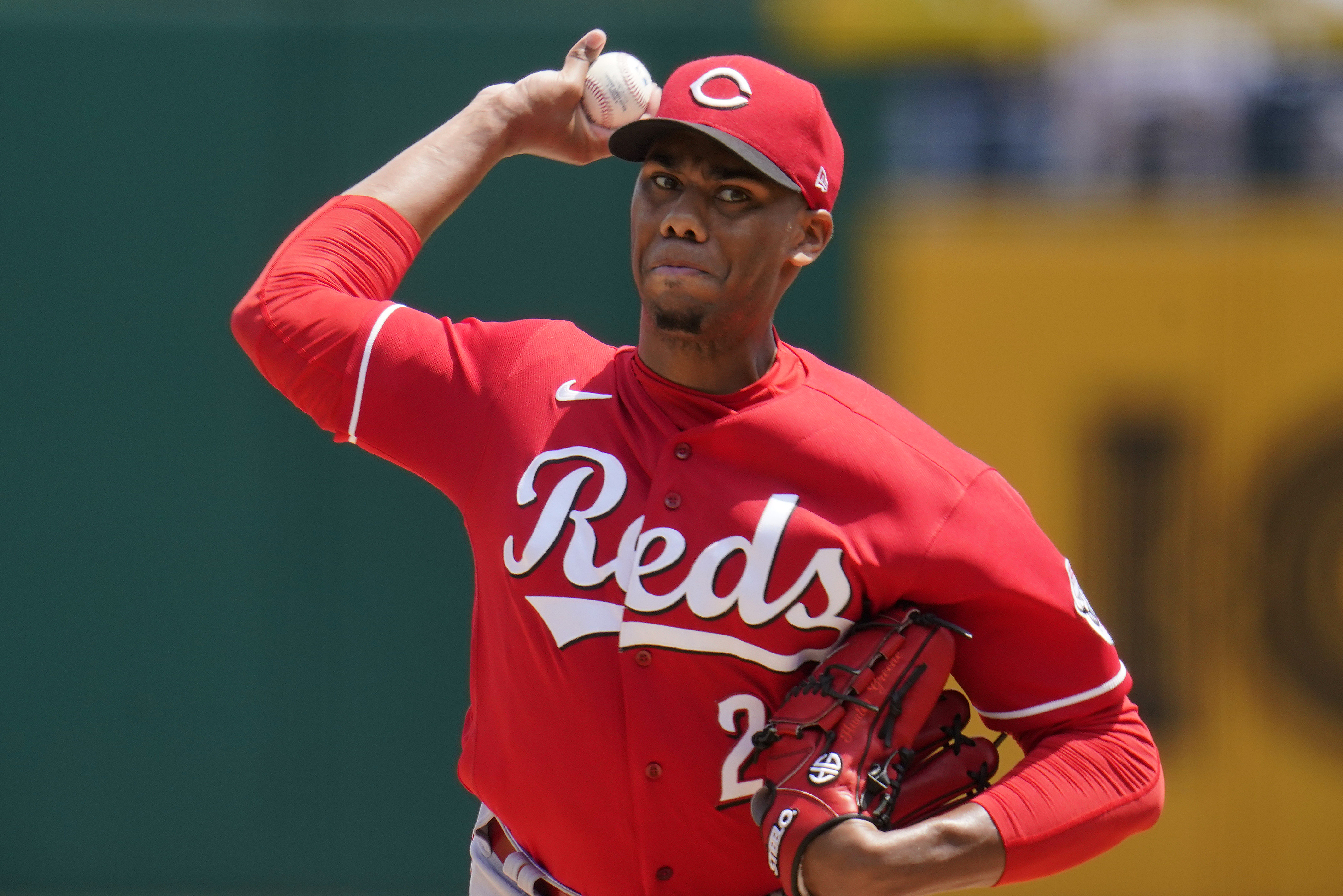 Pirates win with zero hits, slip past hapless Reds - Vimarsana News