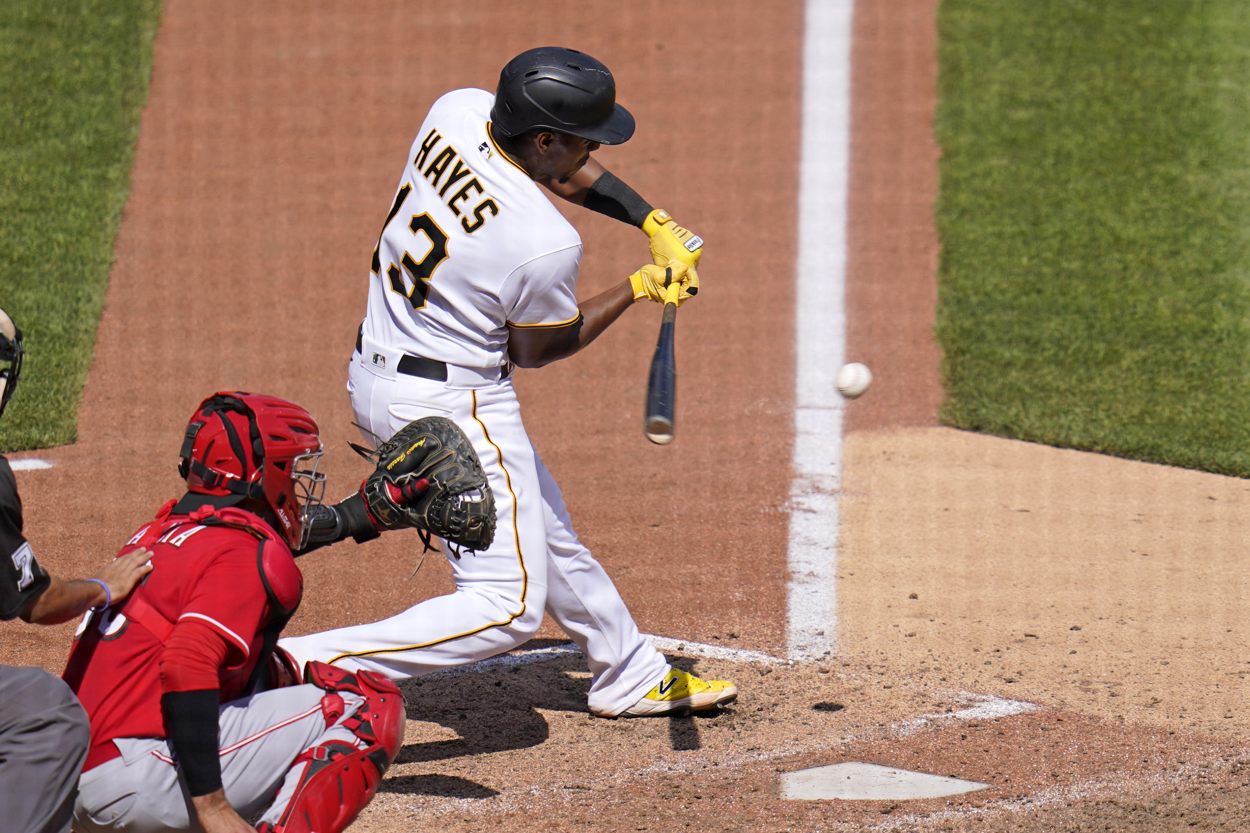 Ke'Bryan Hayes hits go-ahead home run in Pirates' win over Royals