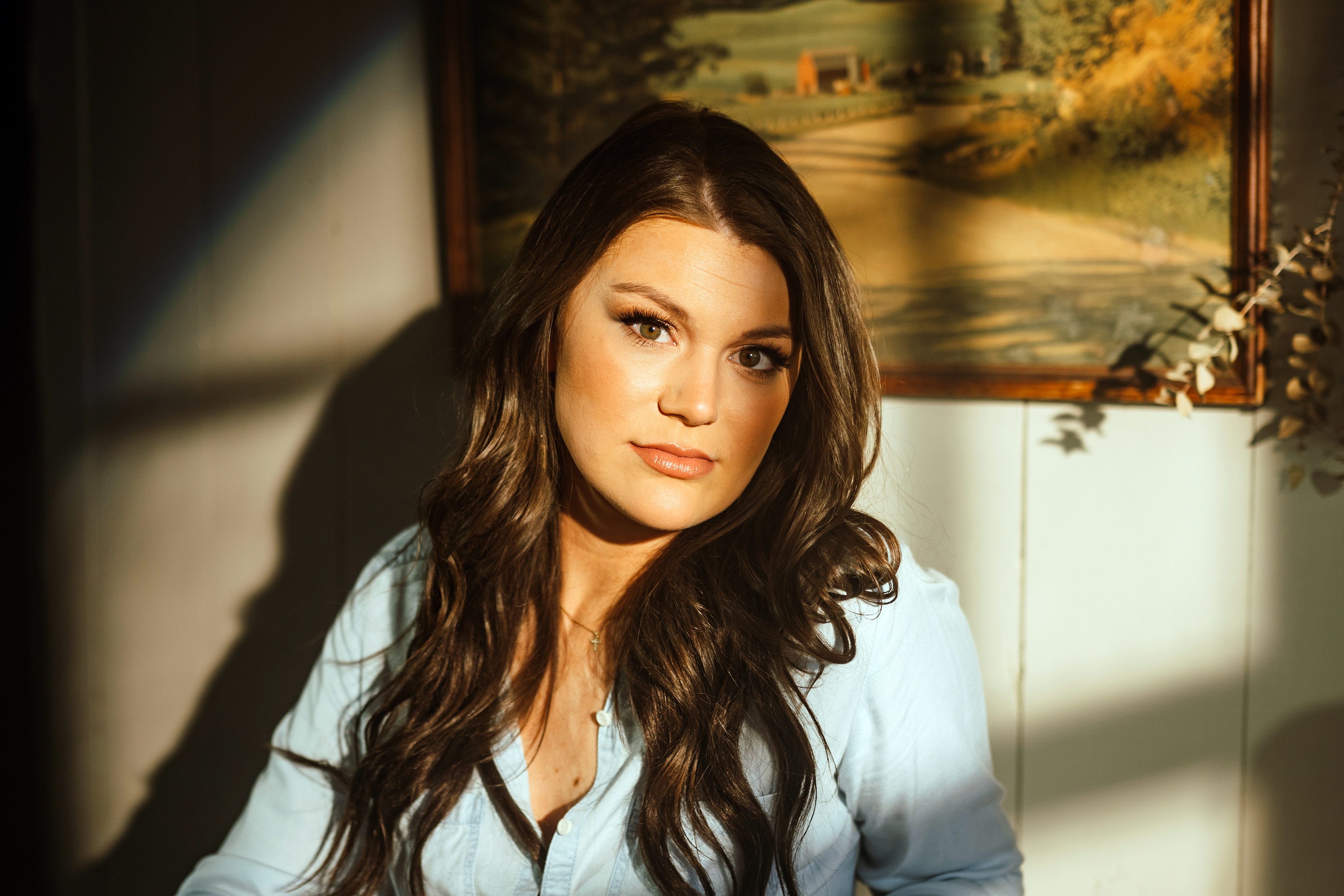 Hope native Mae Estes 'Thinkin' Bout Cheatin" in new country single - Vimarsana News