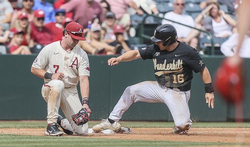 Arkansas-Vanderbilt game suspended until Sunday